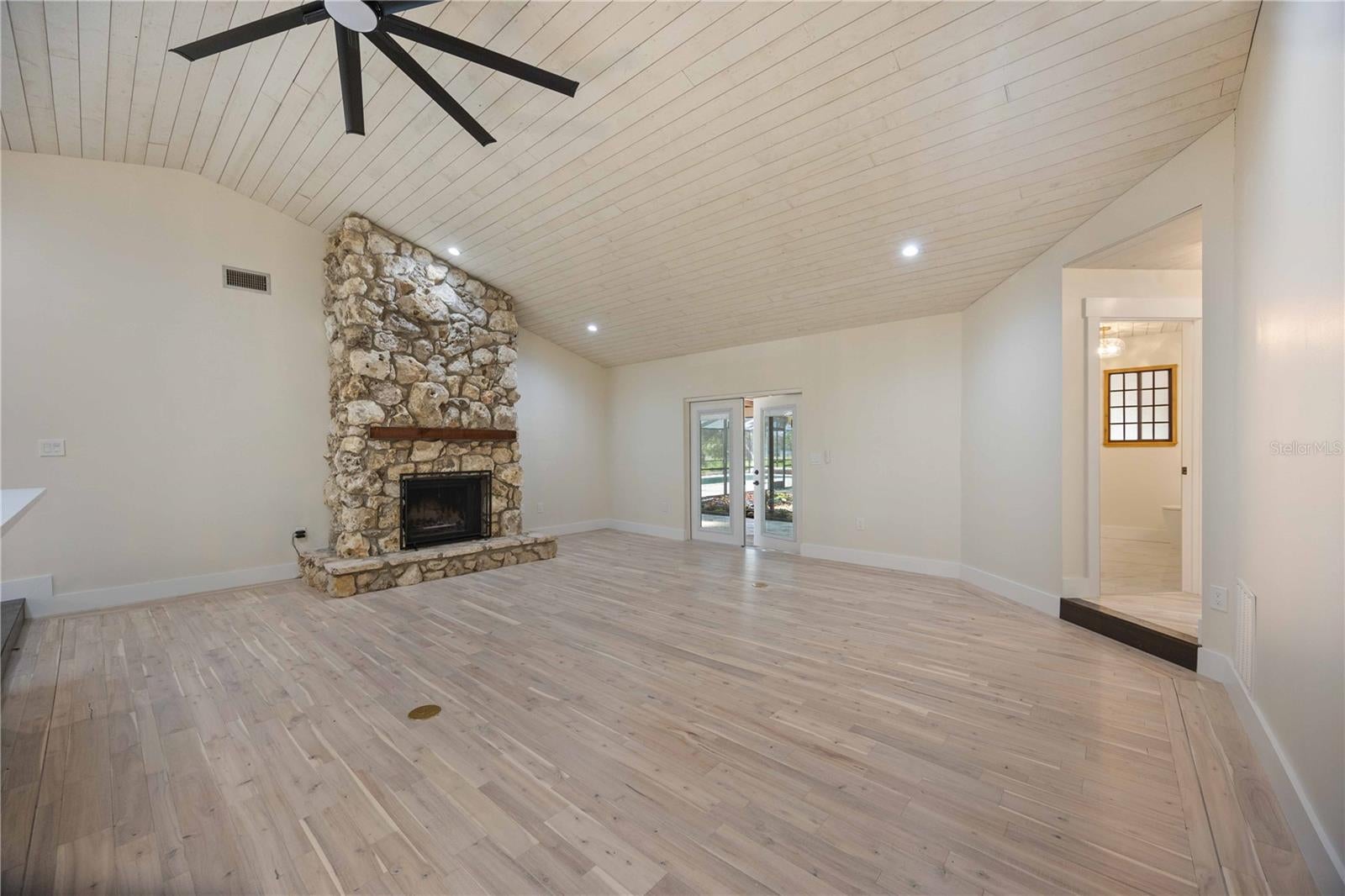 Sarasota, Florida, 34232, United States, 5 Bedrooms Bedrooms, ,3 BathroomsBathrooms,Residential,Active,1781510