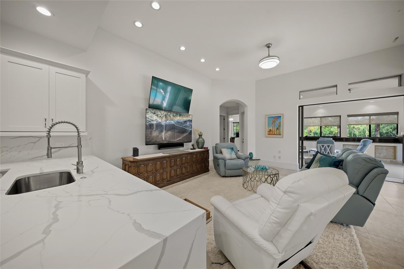 Sarasota, Florida, 34240, United States, 4 Bedrooms Bedrooms, ,5 BathroomsBathrooms,Residential,Active,1898192