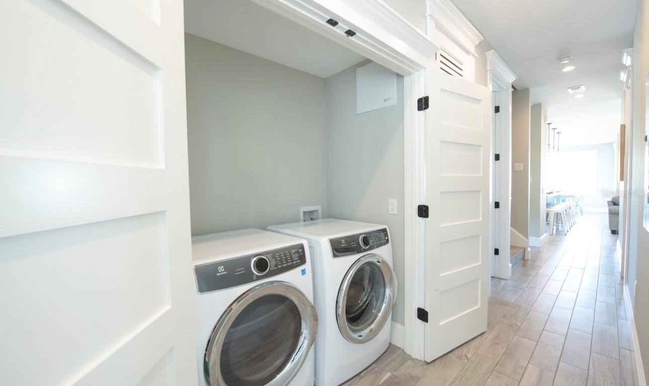 Bradenton Beach, Florida, 34217, United States, 7 Bedrooms Bedrooms, ,8 BathroomsBathrooms,Residential,Active,1988487