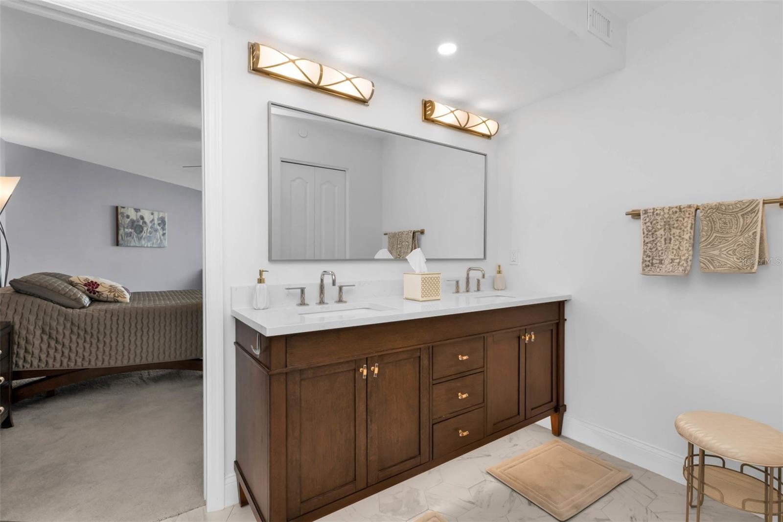 Sarasota, Florida, 34236, United States, 2 Bedrooms Bedrooms, ,2 BathroomsBathrooms,Residential,Active,1963403