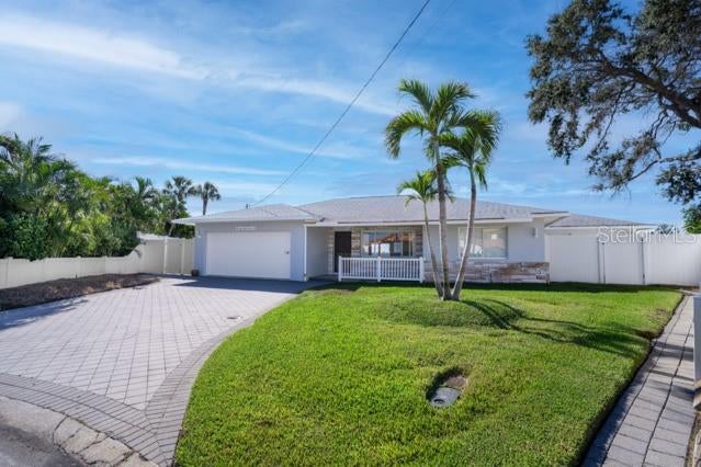 St Petersburg, Florida, 33707, United States, 4 Bedrooms Bedrooms, ,4 BathroomsBathrooms,Residential,Active,1987212