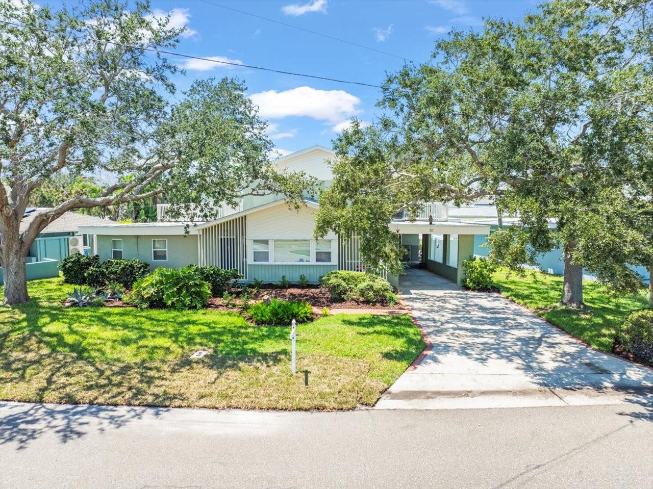 Redington Beach, Florida, 33708, United States, 3 Bedrooms Bedrooms, ,4 BathroomsBathrooms,Residential,Active,1936157