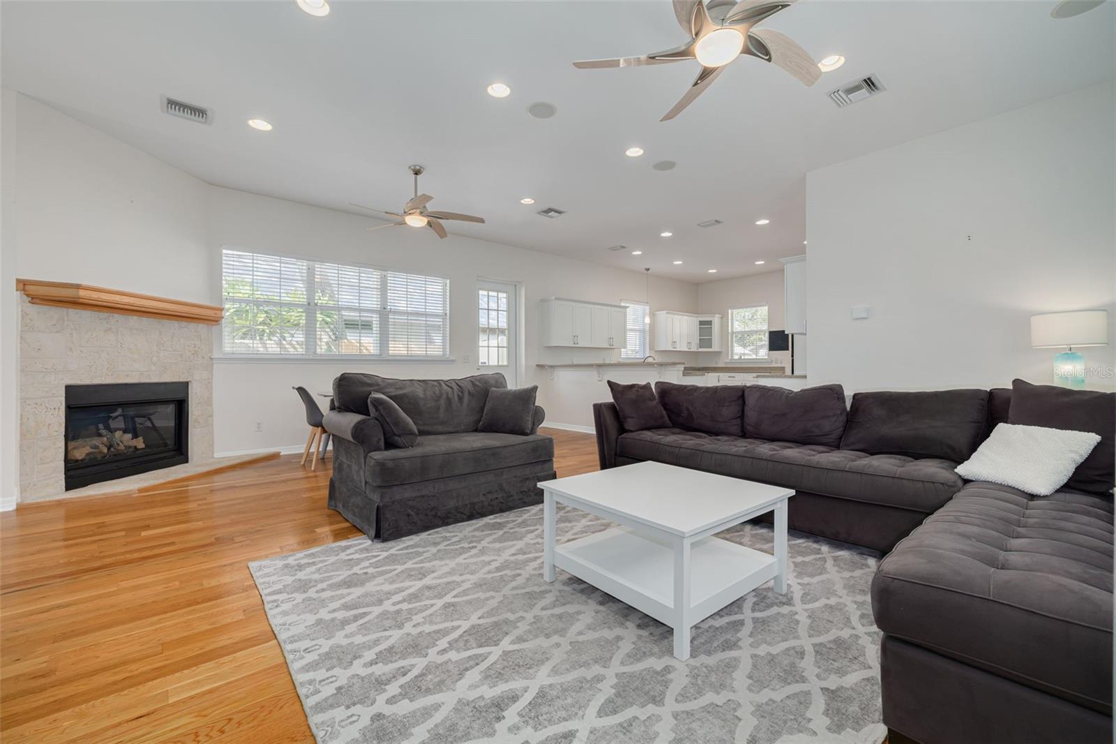 St Petersburg, Florida, 33704, United States, 4 Bedrooms Bedrooms, ,3 BathroomsBathrooms,Residential,Active,1968367