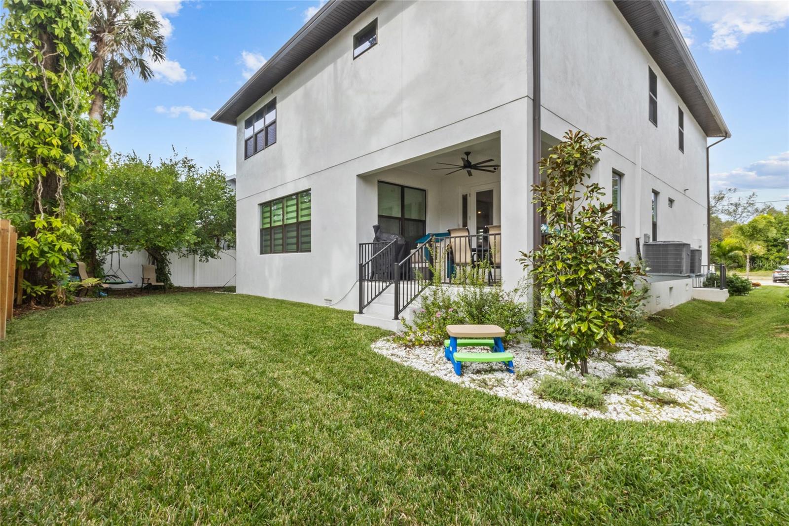 Tampa, Florida, 33609, United States, 4 Bedrooms Bedrooms, ,4 BathroomsBathrooms,Residential,Active,2010143