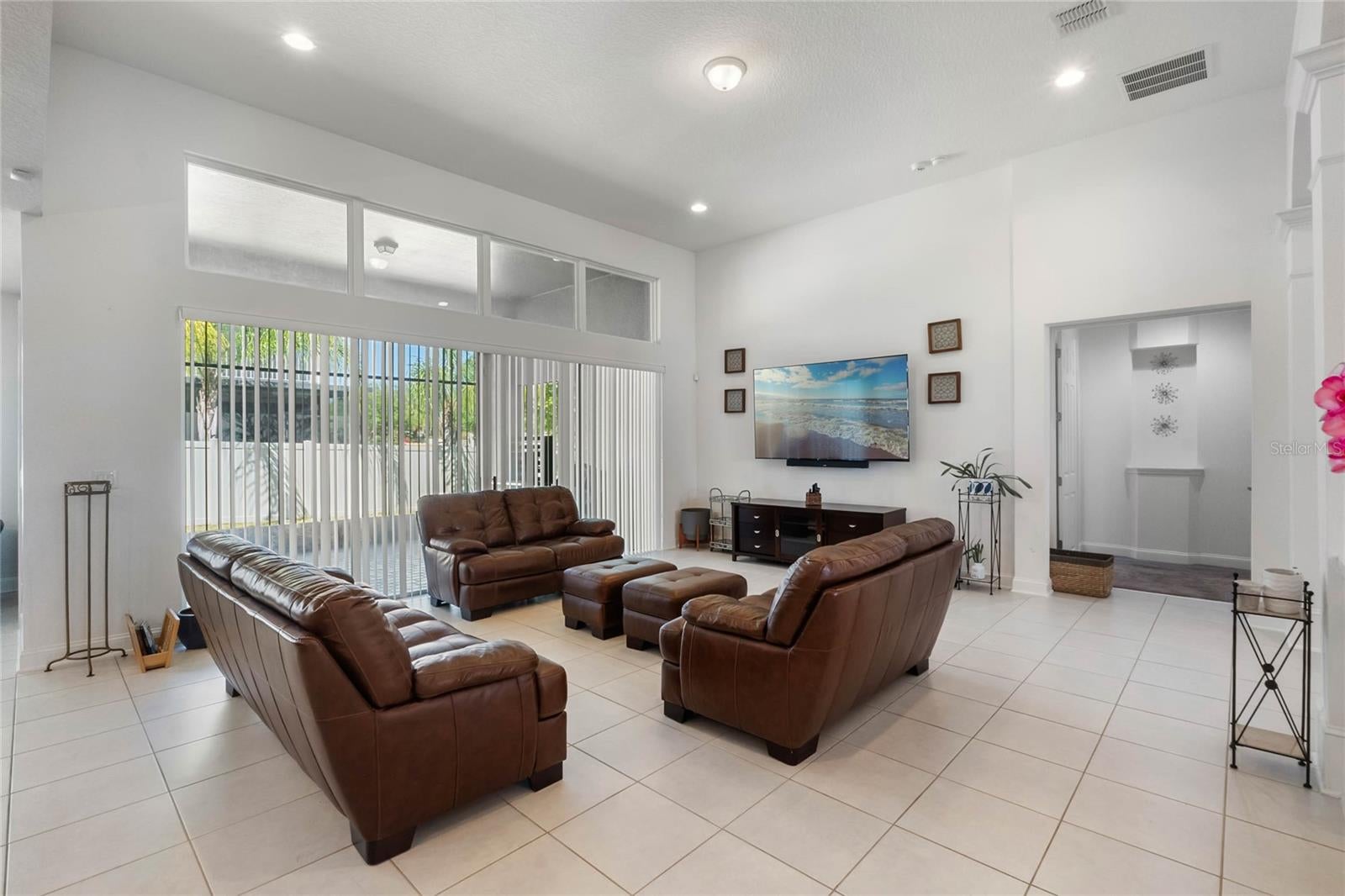 Winter Garden, Florida, 34787, United States, 5 Bedrooms Bedrooms, ,5 BathroomsBathrooms,Residential,Active,1742084
