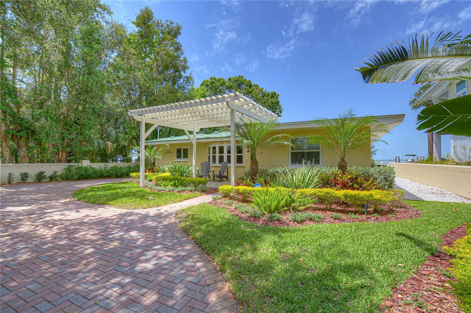 Dunedin, Florida, 34698, United States, 3 Bedrooms Bedrooms, ,3 BathroomsBathrooms,Residential,Active,1994972