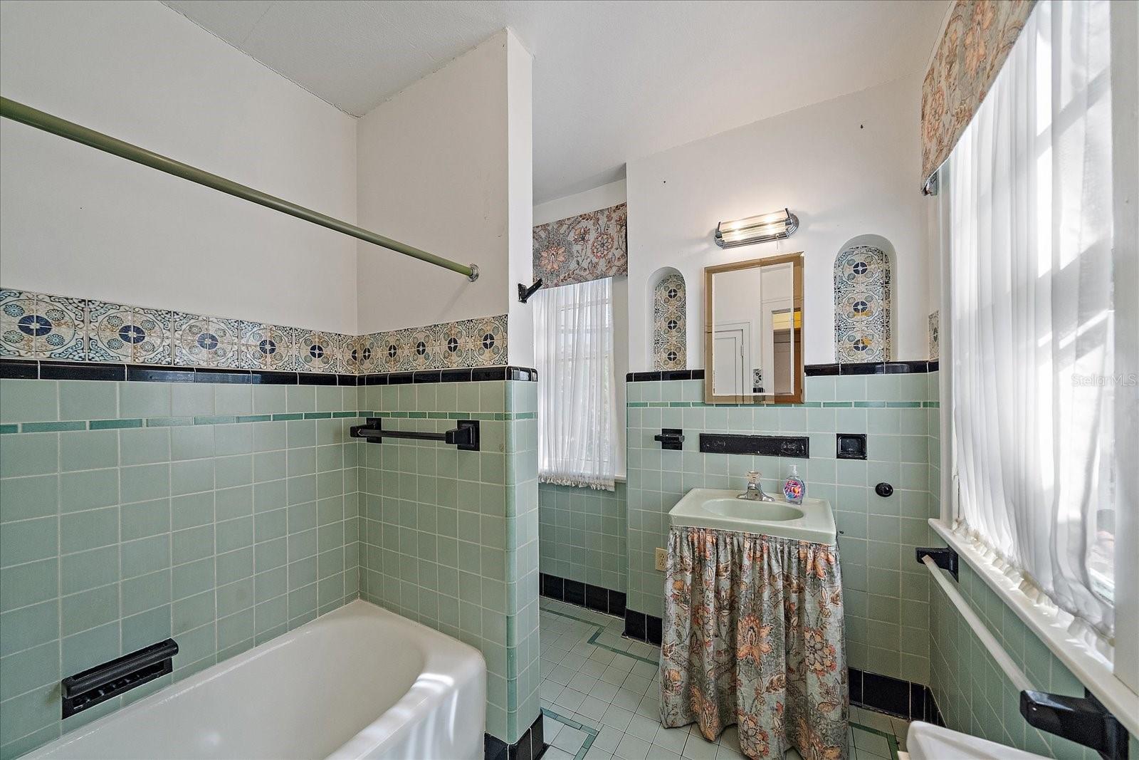 Sarasota, Florida, 34234, United States, 6 Bedrooms Bedrooms, ,5 BathroomsBathrooms,Residential,Active,2002321