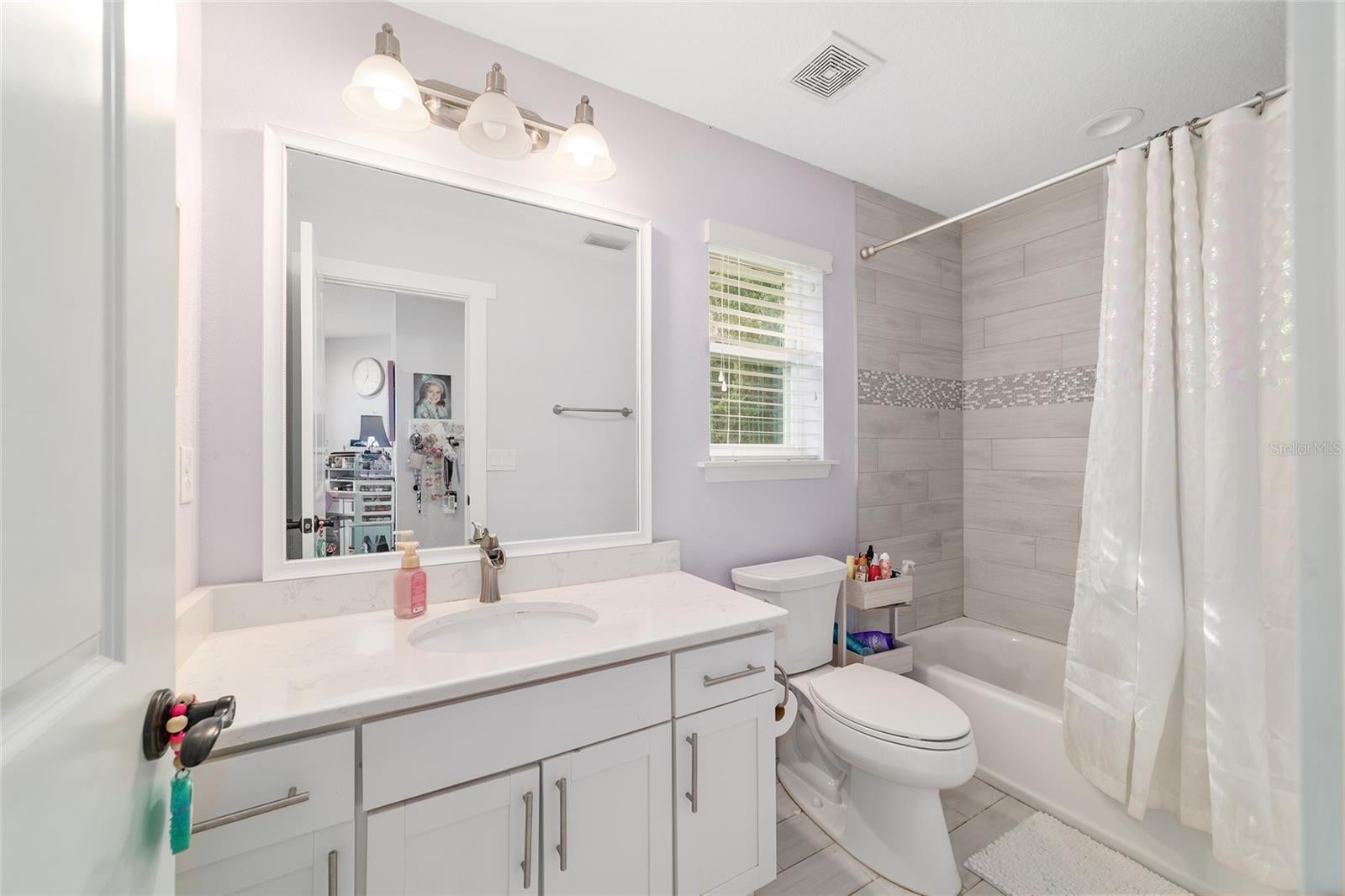 Ocklawaha, Florida, 32179, United States, 5 Bedrooms Bedrooms, ,4 BathroomsBathrooms,Residential,Active,1944075