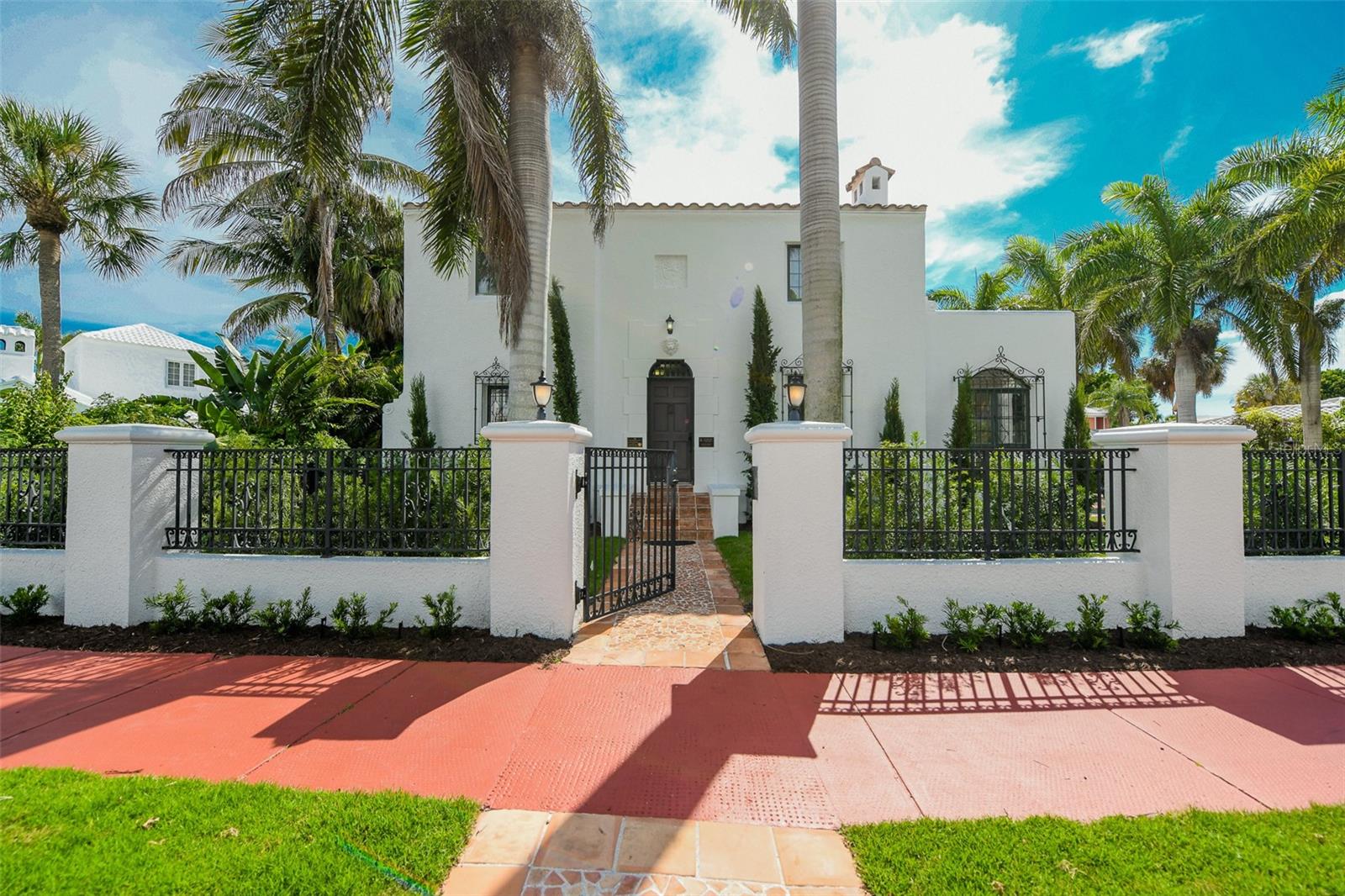 Sarasota, Florida, 34236, United States, 4 Bedrooms Bedrooms, ,4 BathroomsBathrooms,Residential,Active,2045025