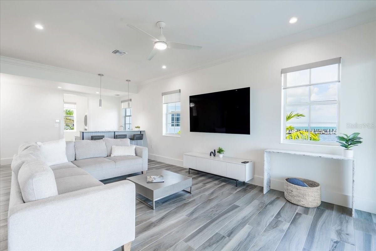 Marathon, Florida, 33050, United States, 5 Bedrooms Bedrooms, ,5 BathroomsBathrooms,Residential,Active,2011845