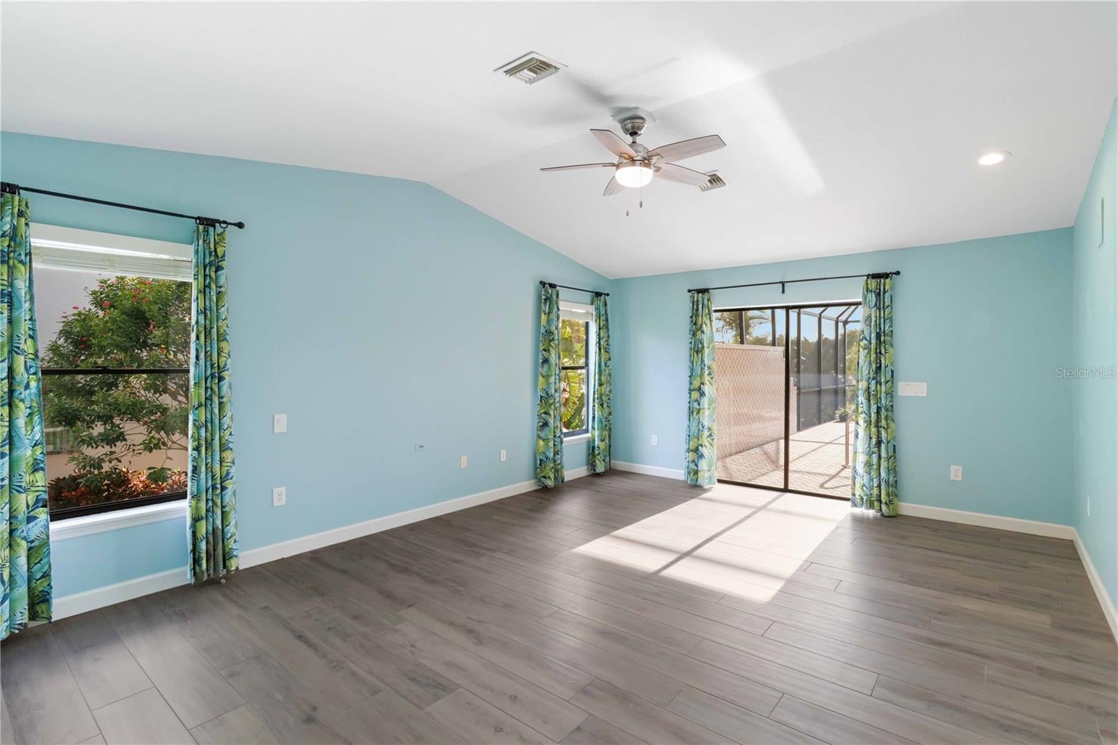 Longboat Key, Florida, 34228, United States, 3 Bedrooms Bedrooms, ,3 BathroomsBathrooms,Residential,Active,1969761