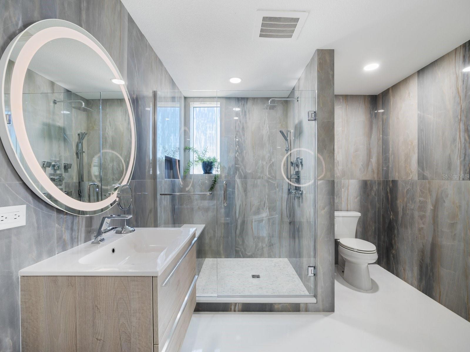 Clearwater, Florida, 33755, United States, 2 Bedrooms Bedrooms, ,2 BathroomsBathrooms,Residential,Active,2007640