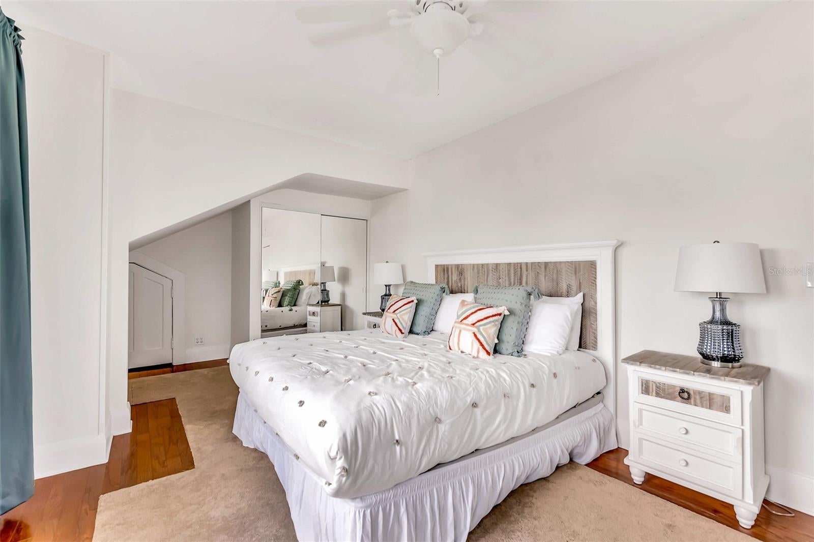 Tampa, Florida, 33606, United States, 4 Bedrooms Bedrooms, ,4 BathroomsBathrooms,Residential,Pending,1987252