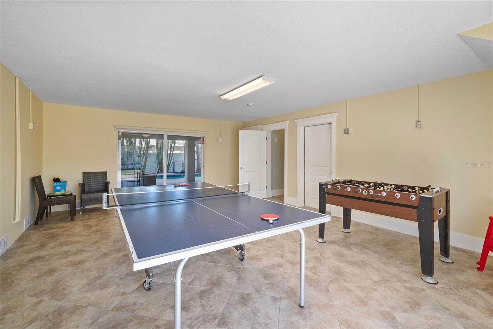 Holmes Beach, Florida, 34217, United States, 6 Bedrooms Bedrooms, ,5 BathroomsBathrooms,Residential,Active,1987273