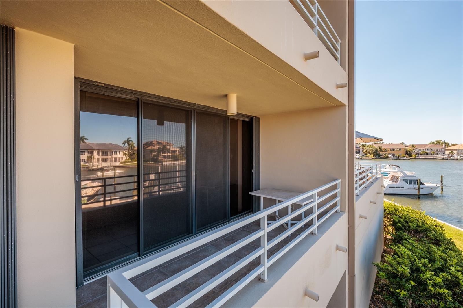 St Petersburg, Florida, 33707, United States, 4 Bedrooms Bedrooms, ,5 BathroomsBathrooms,Residential,Active,1985578