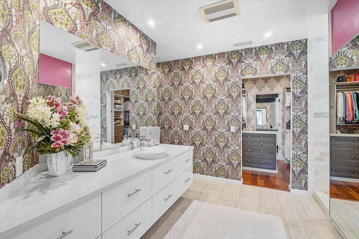 Sarasota, Florida, 34236, United States, 2 Bedrooms Bedrooms, ,4 BathroomsBathrooms,Residential,Active,2044994