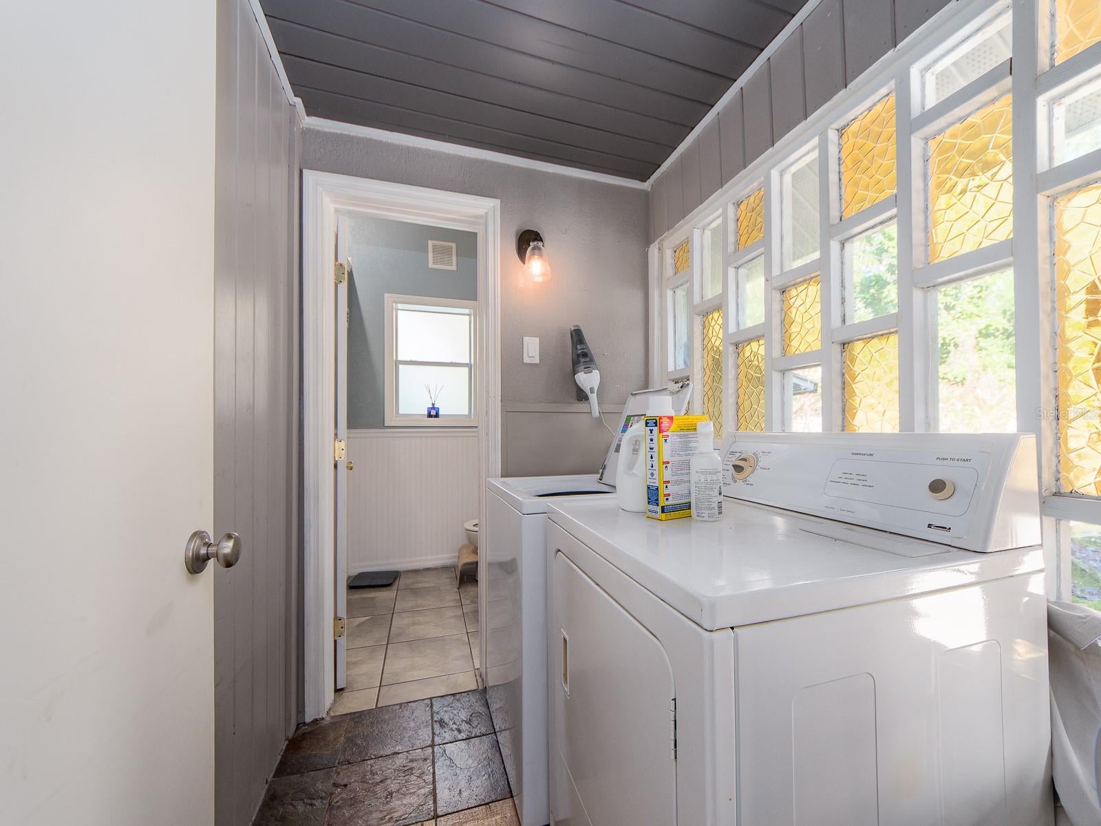 St Petersburg, Florida, 33705, United States, 6 Bedrooms Bedrooms, ,4 BathroomsBathrooms,Residential,Active,1986869