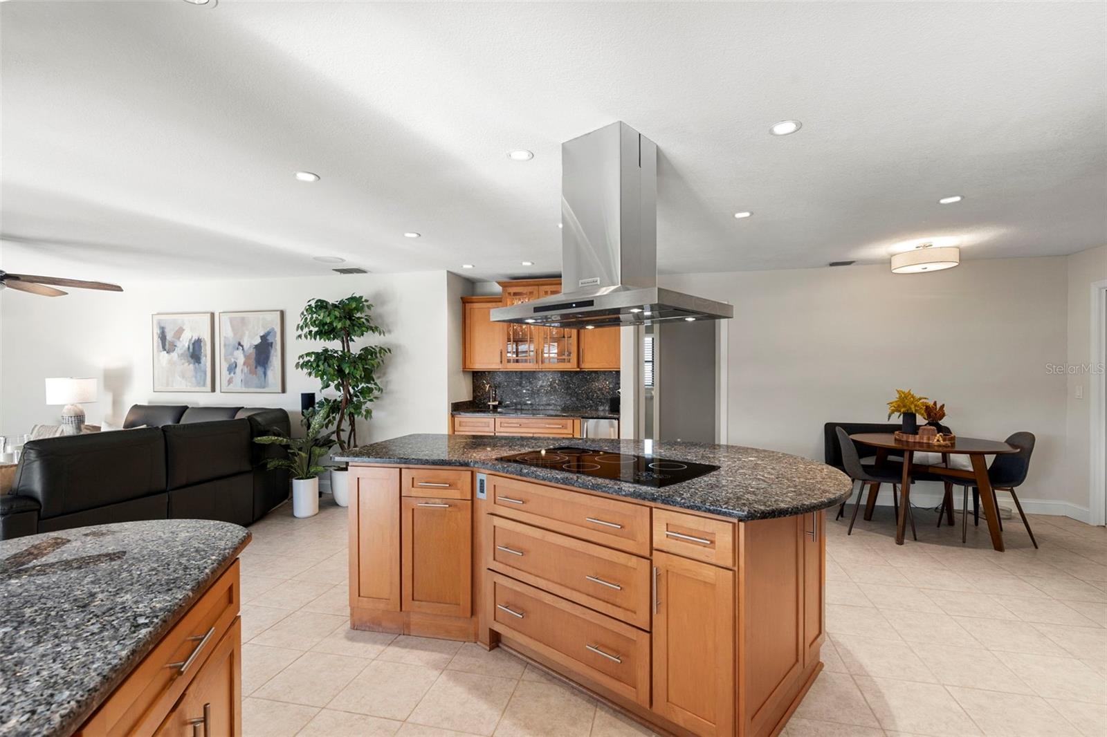 Clearwater, Florida, 33761, United States, 5 Bedrooms Bedrooms, ,3 BathroomsBathrooms,Residential,Active,1953689