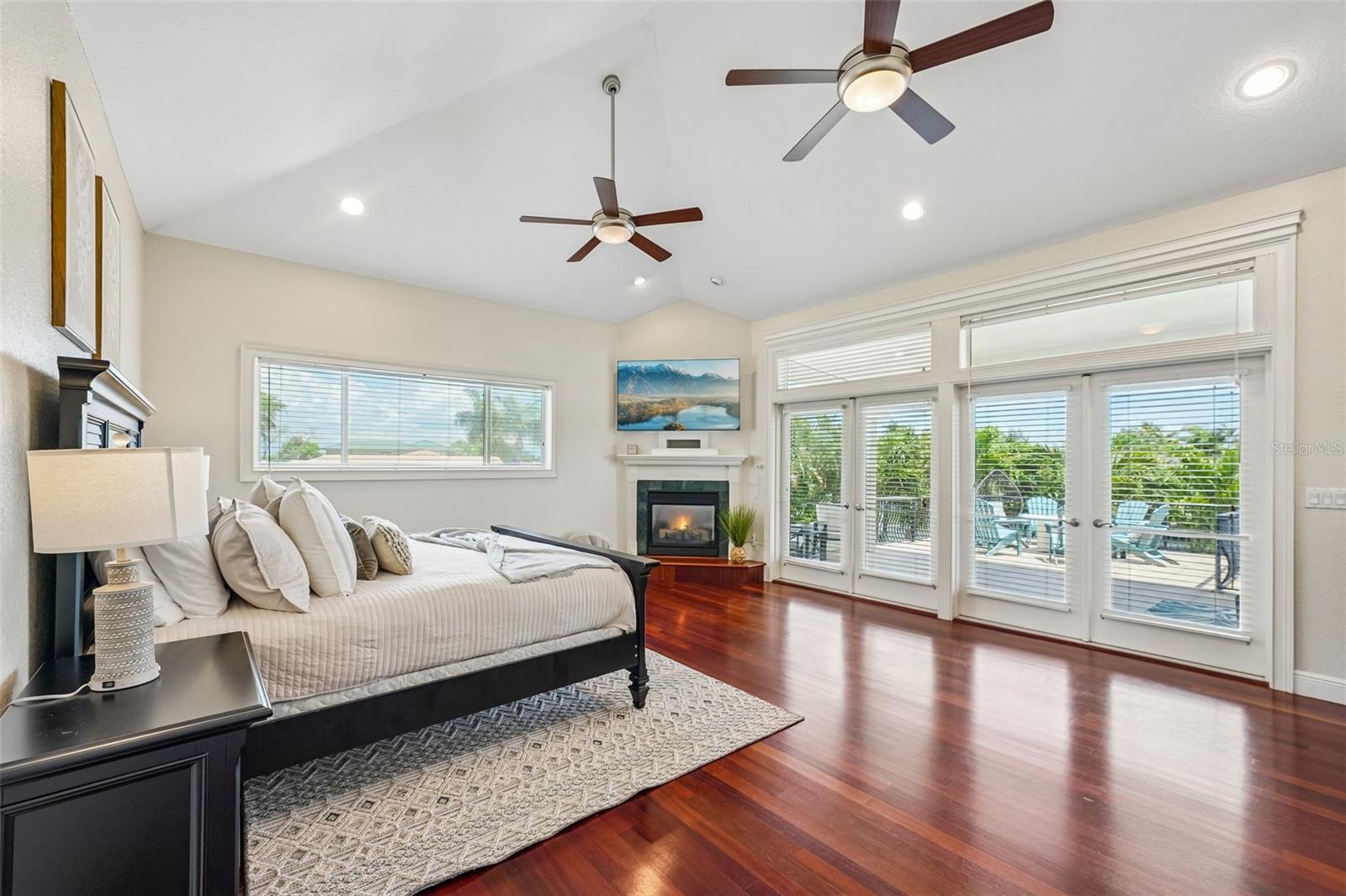 St Petersburg, Florida, 33703, United States, 5 Bedrooms Bedrooms, ,3 BathroomsBathrooms,Residential,Active,2051998