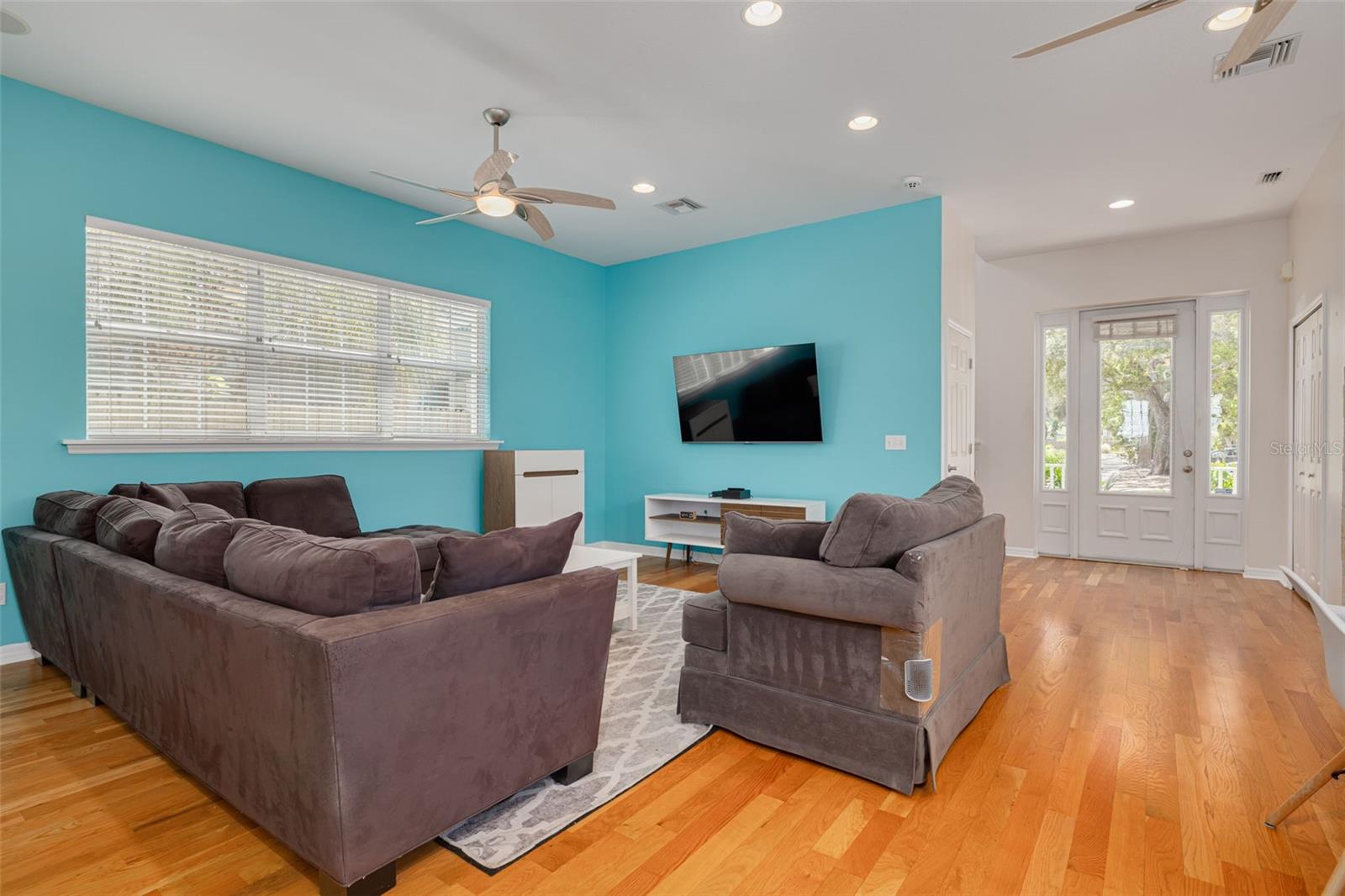 St Petersburg, Florida, 33704, United States, 4 Bedrooms Bedrooms, ,3 BathroomsBathrooms,Residential,Active,1968367