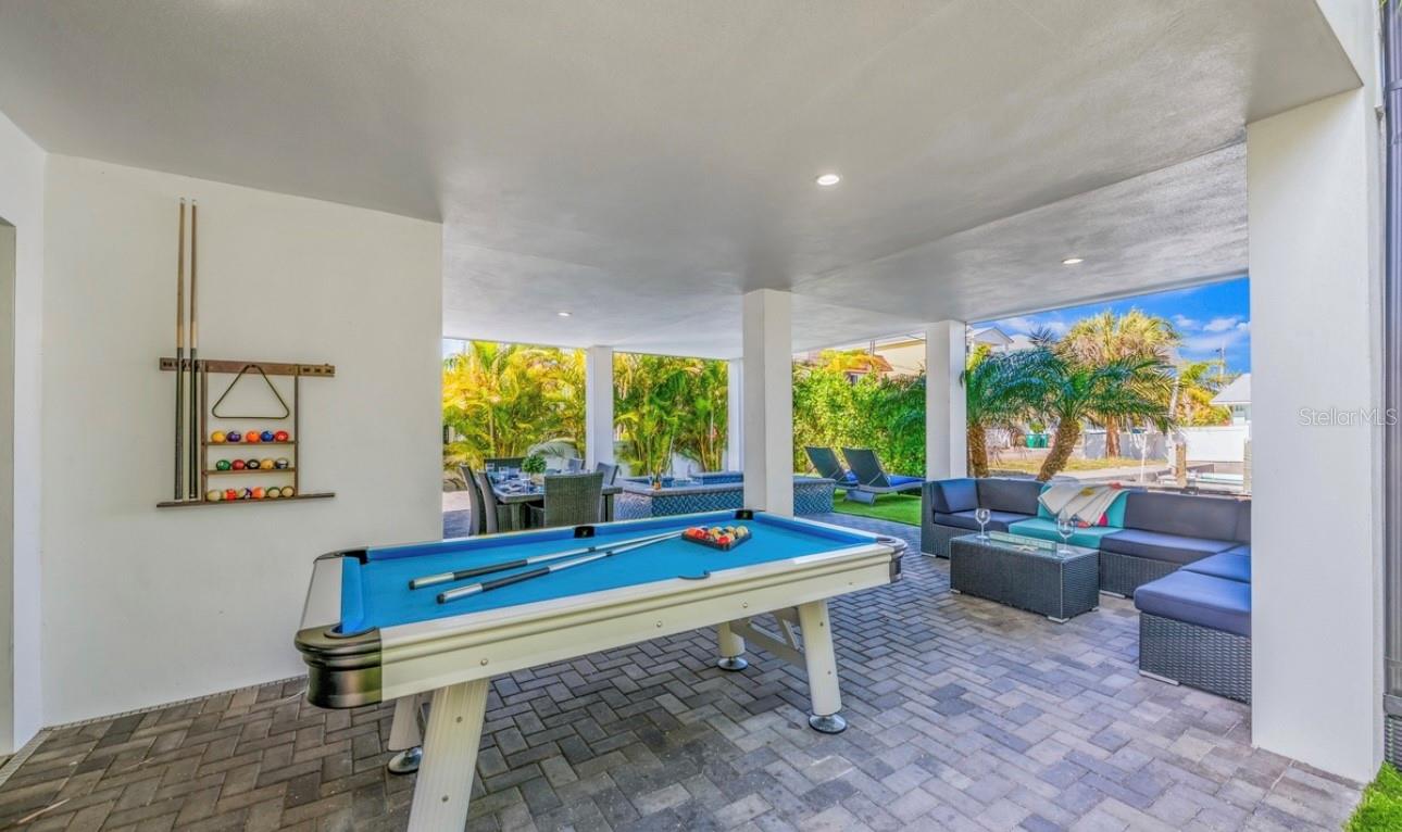 Bradenton Beach, Florida, 34217, United States, 7 Bedrooms Bedrooms, ,8 BathroomsBathrooms,Residential,Active,1988487