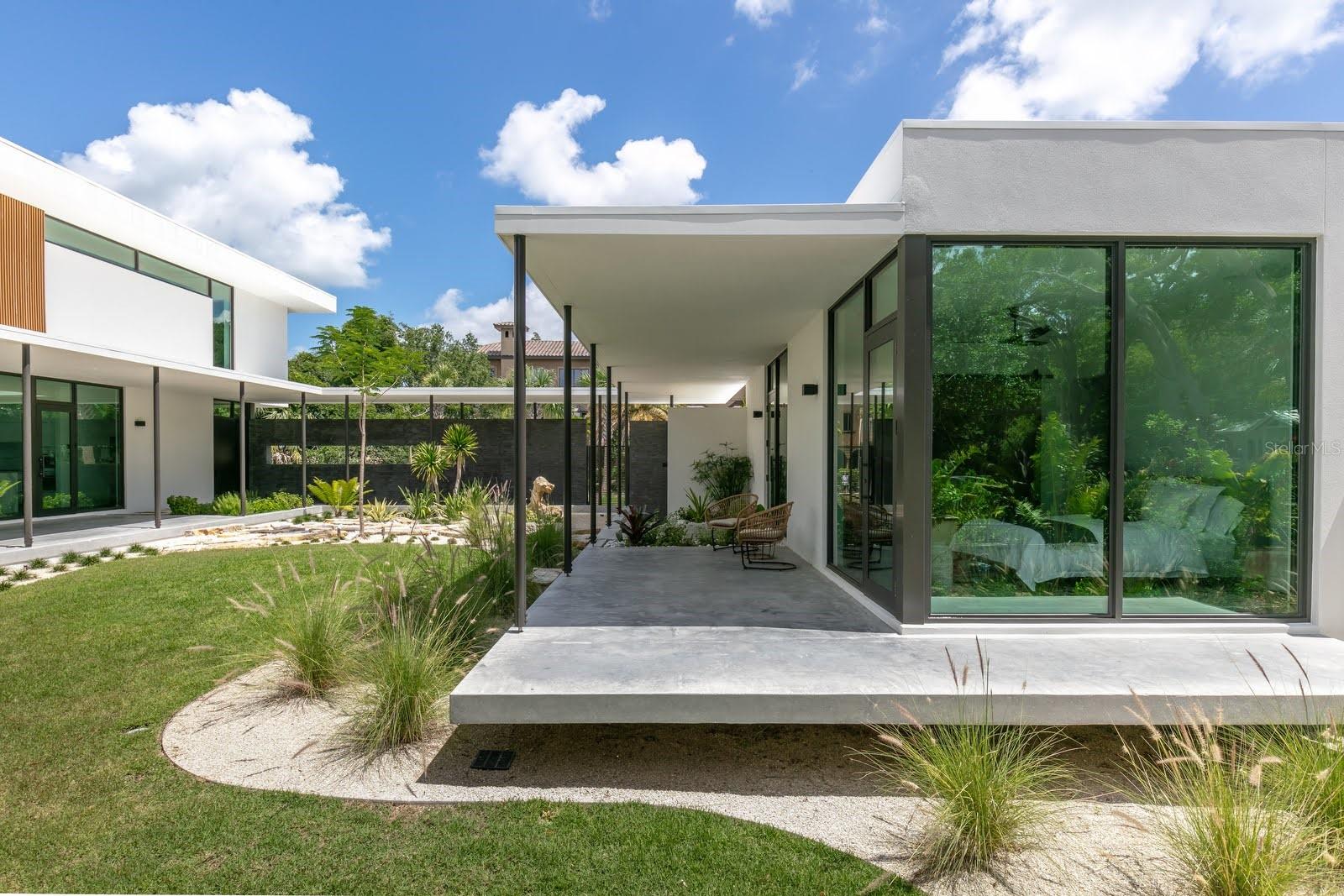 Sarasota, Florida, 34239, United States, 5 Bedrooms Bedrooms, ,5 BathroomsBathrooms,Residential,Active,2011197