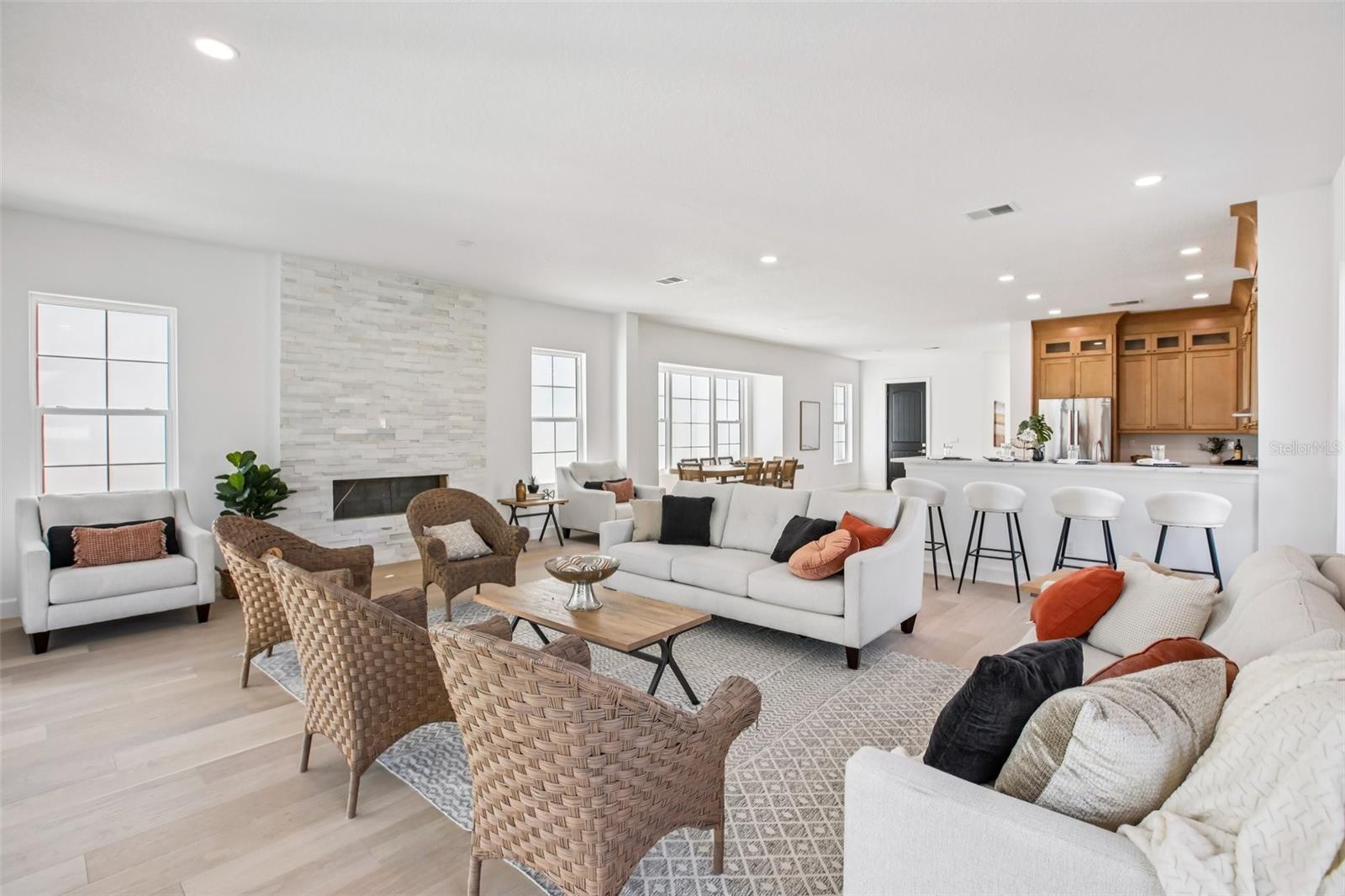 St Petersburg, Florida, 33704, United States, 4 Bedrooms Bedrooms, ,4 BathroomsBathrooms,Residential,Active,2006891