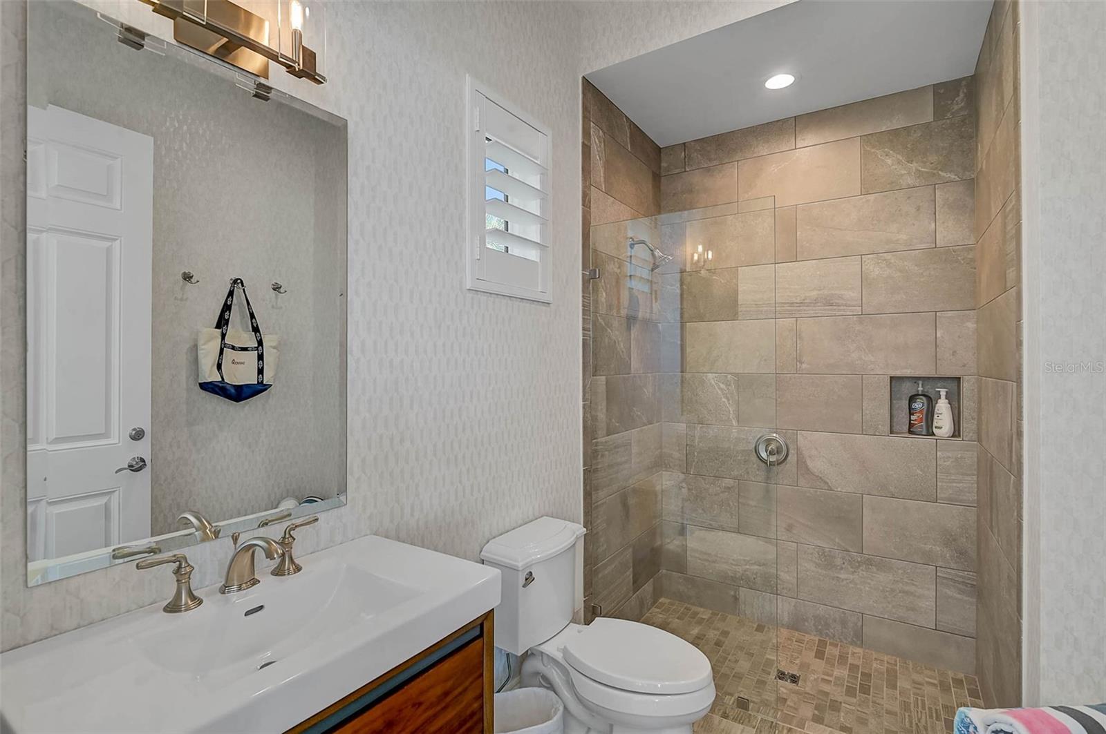 Sarasota, Florida, 34236, United States, 5 Bedrooms Bedrooms, ,6 BathroomsBathrooms,Residential,Active,1972132