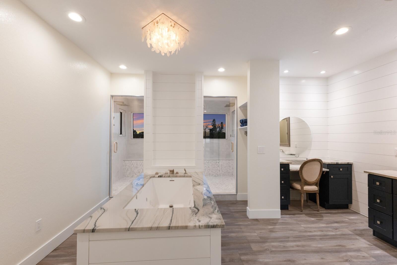 Bradenton, Florida, 34208, United States, ,5 BathroomsBathrooms,Residential,Active,1745633