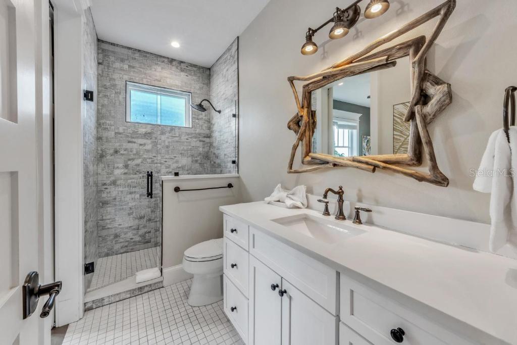 Bradenton Beach, Florida, 34217, United States, 5 Bedrooms Bedrooms, ,6 BathroomsBathrooms,Residential,Active,1908168