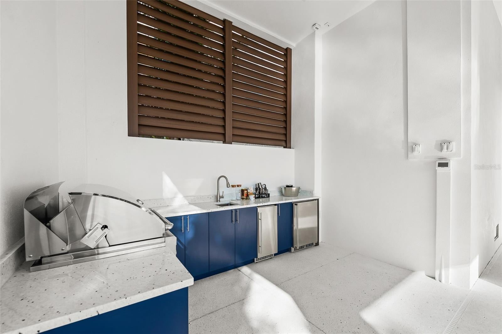 Bradenton Beach, Florida, 34217, United States, ,6 BathroomsBathrooms,Residential,Active,1829944