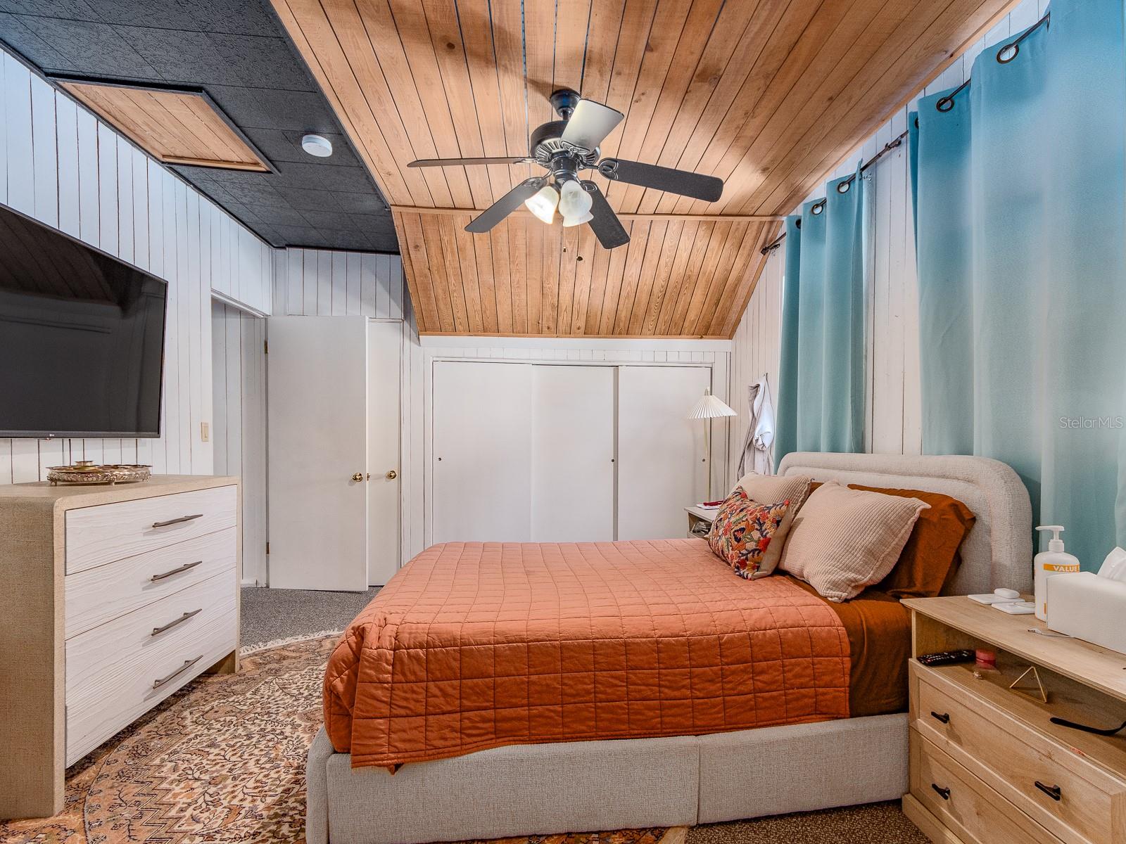 St Petersburg, Florida, 33705, United States, 6 Bedrooms Bedrooms, ,4 BathroomsBathrooms,Residential,Active,1986869