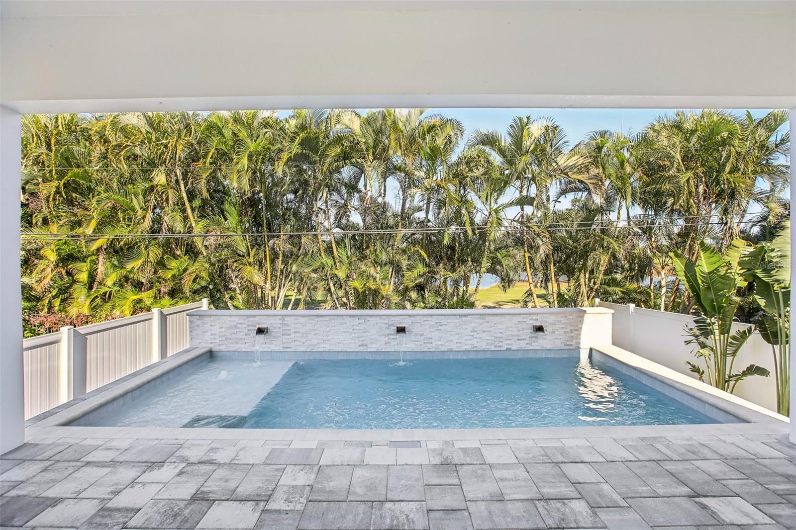 St Petersburg, Florida, 33704, United States, 4 Bedrooms Bedrooms, ,4 BathroomsBathrooms,Residential,Active,2006891