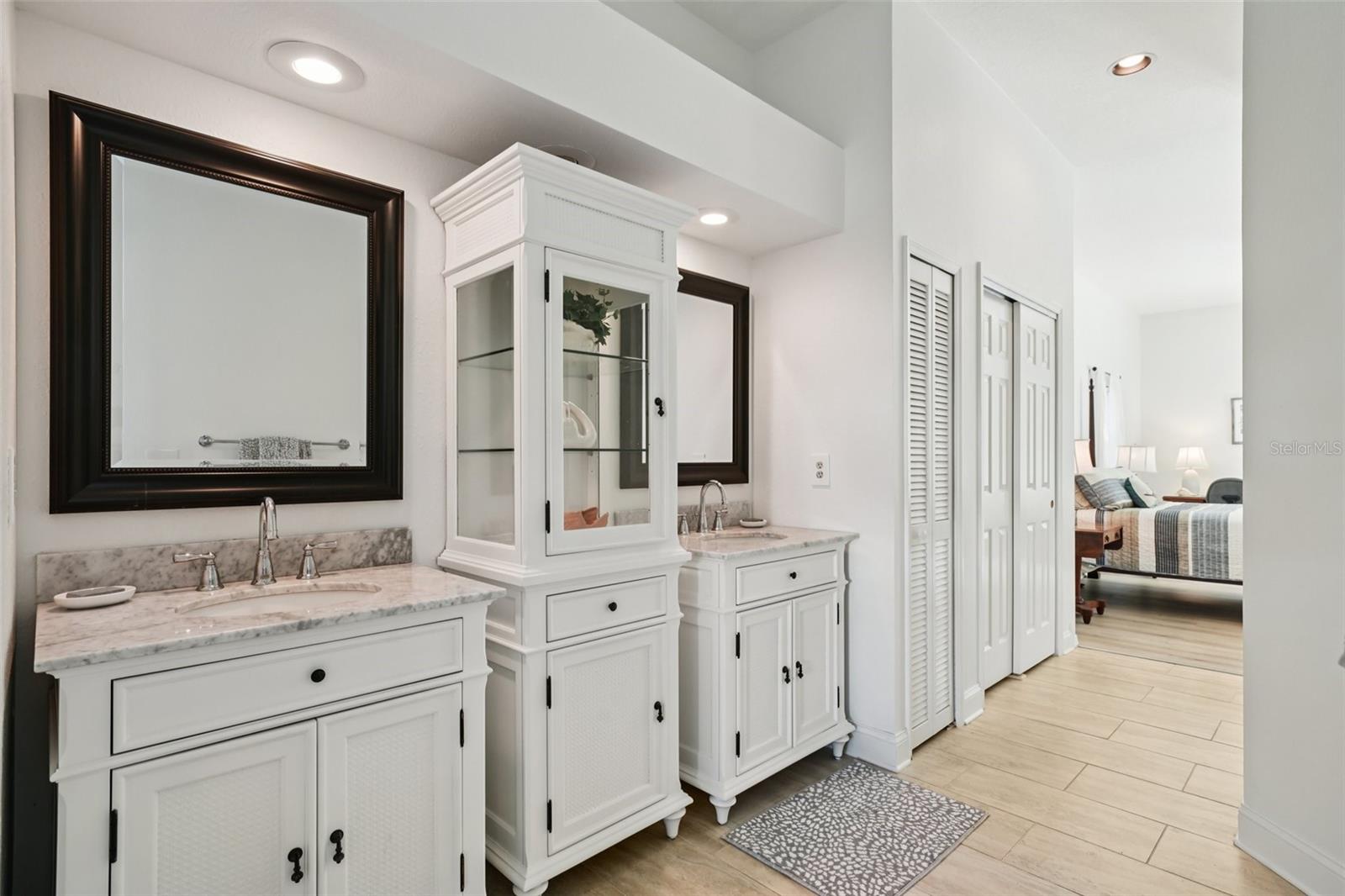 St Petersburg, Florida, 33703, United States, 4 Bedrooms Bedrooms, ,4 BathroomsBathrooms,Residential,Active,1994976