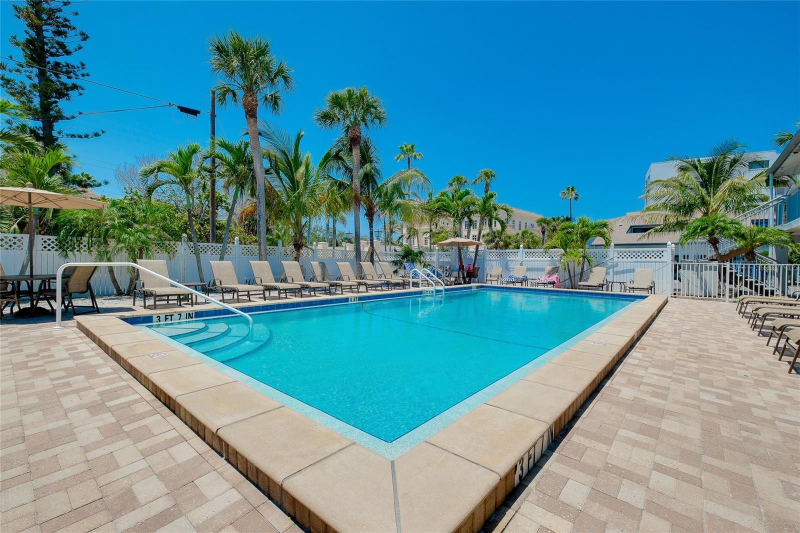 Sarasota, Florida, 34242, United States, 3 Bedrooms Bedrooms, ,2 BathroomsBathrooms,Residential,Active,1987232