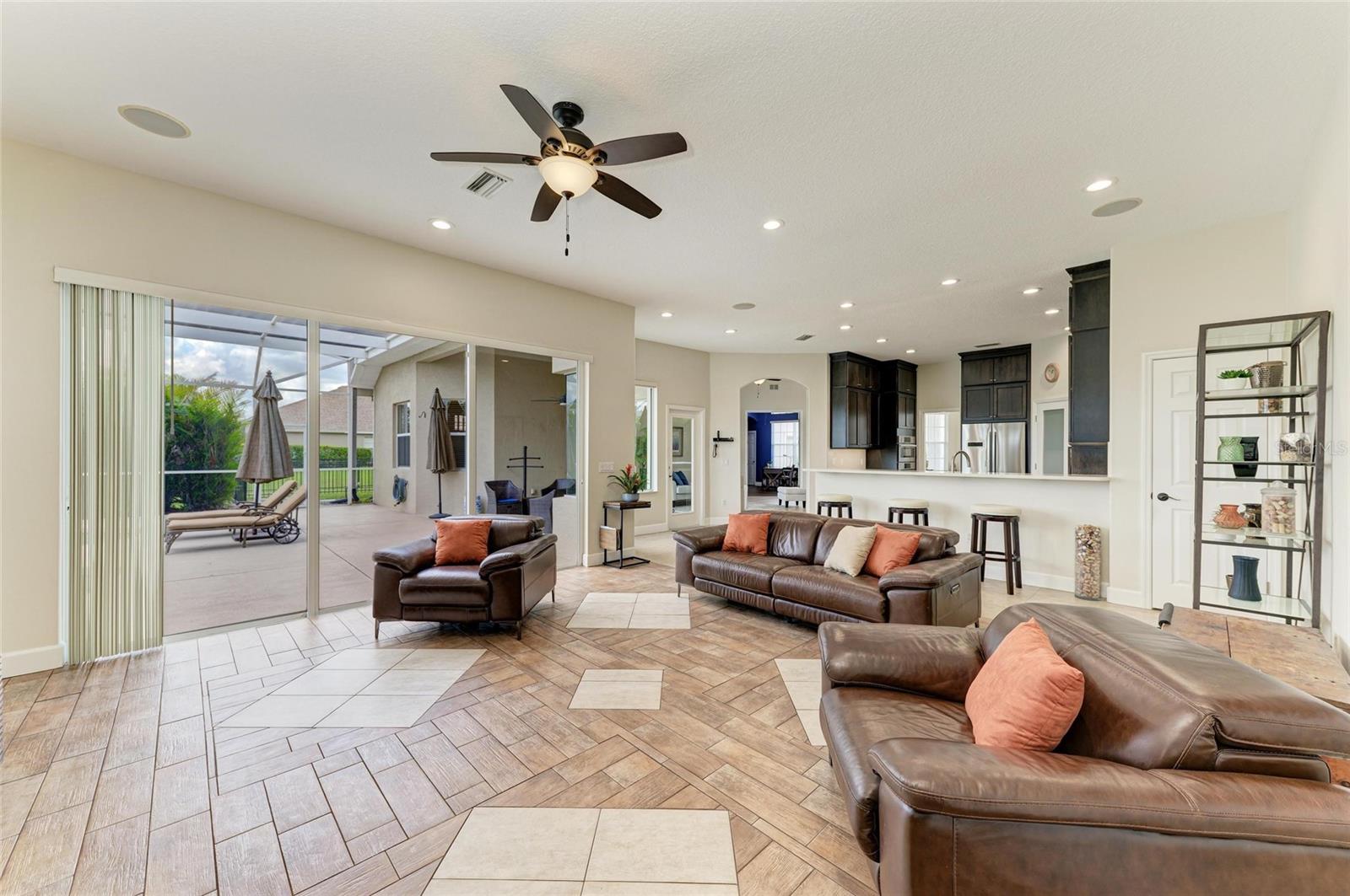 Bradenton, Florida, 34202, United States, 4 Bedrooms Bedrooms, ,4 BathroomsBathrooms,Residential,Active,1801045