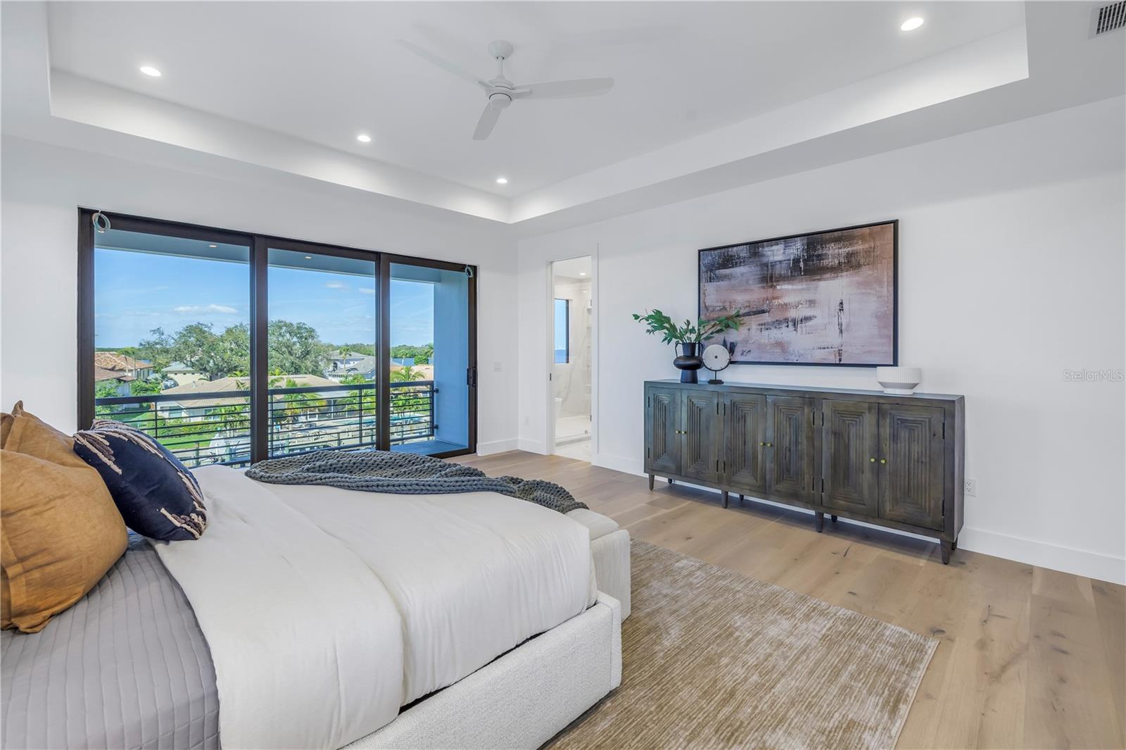 St Petersburg, Florida, 33703, United States, 5 Bedrooms Bedrooms, ,6 BathroomsBathrooms,Residential,Active,1703441