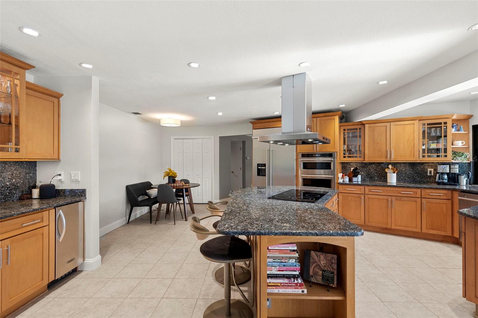 Clearwater, Florida, 33761, United States, 5 Bedrooms Bedrooms, ,3 BathroomsBathrooms,Residential,Active,1953689