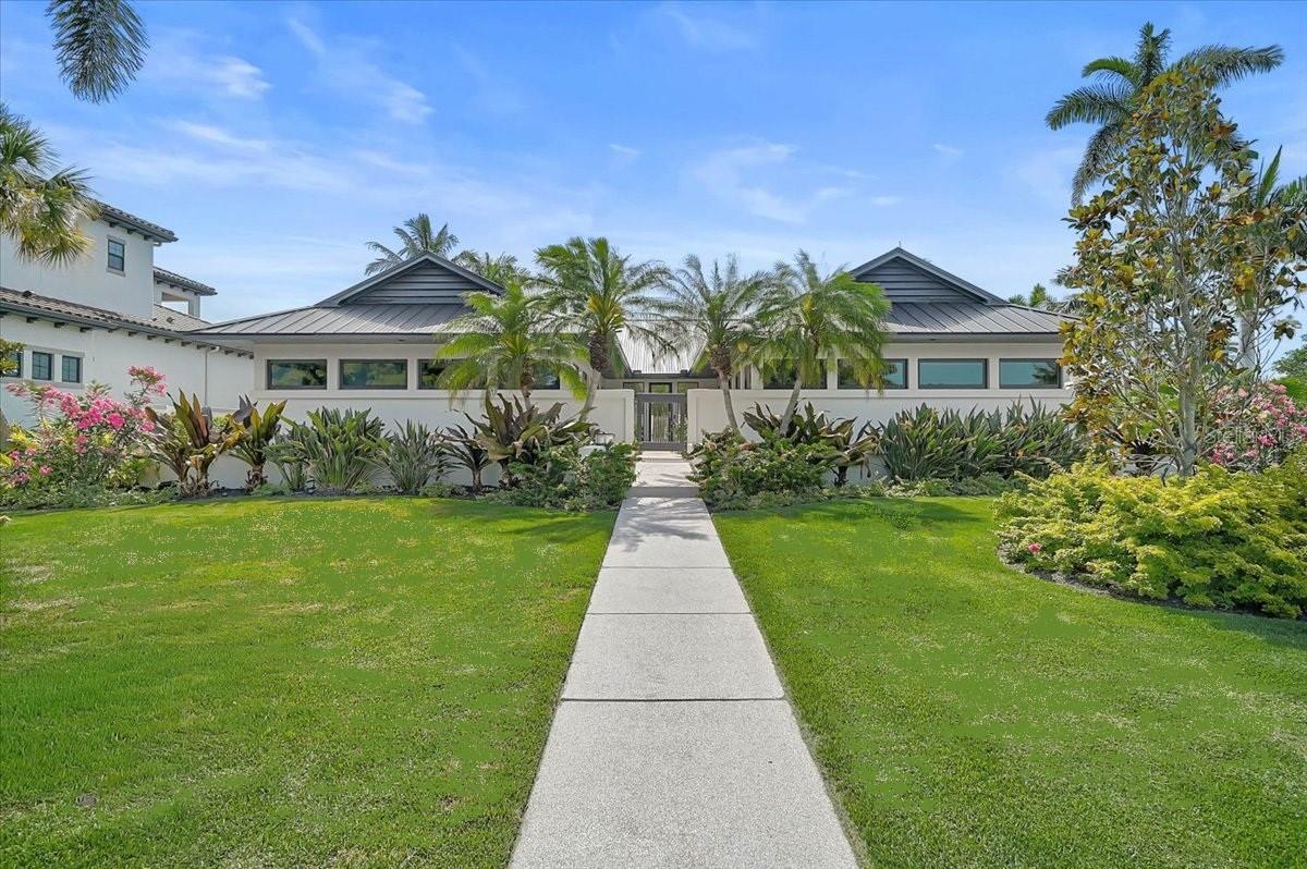 Sarasota, Florida, 34236, United States, 2 Bedrooms Bedrooms, ,4 BathroomsBathrooms,Residential,Active,2044994