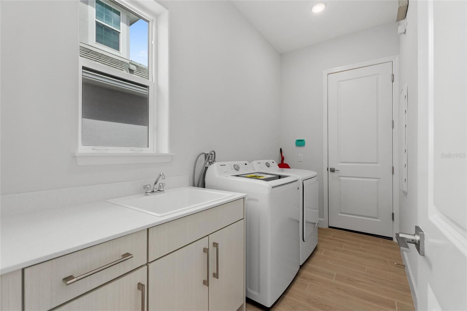 Davenport, Florida, 33837, United States, 4 Bedrooms Bedrooms, ,4 BathroomsBathrooms,Residential,Active,1967317