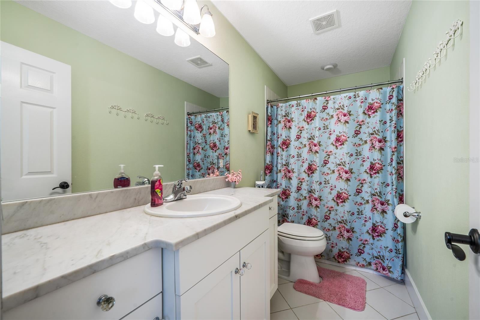 Umatilla, Florida, 32784, United States, 4 Bedrooms Bedrooms, ,4 BathroomsBathrooms,Residential,Active,1859381