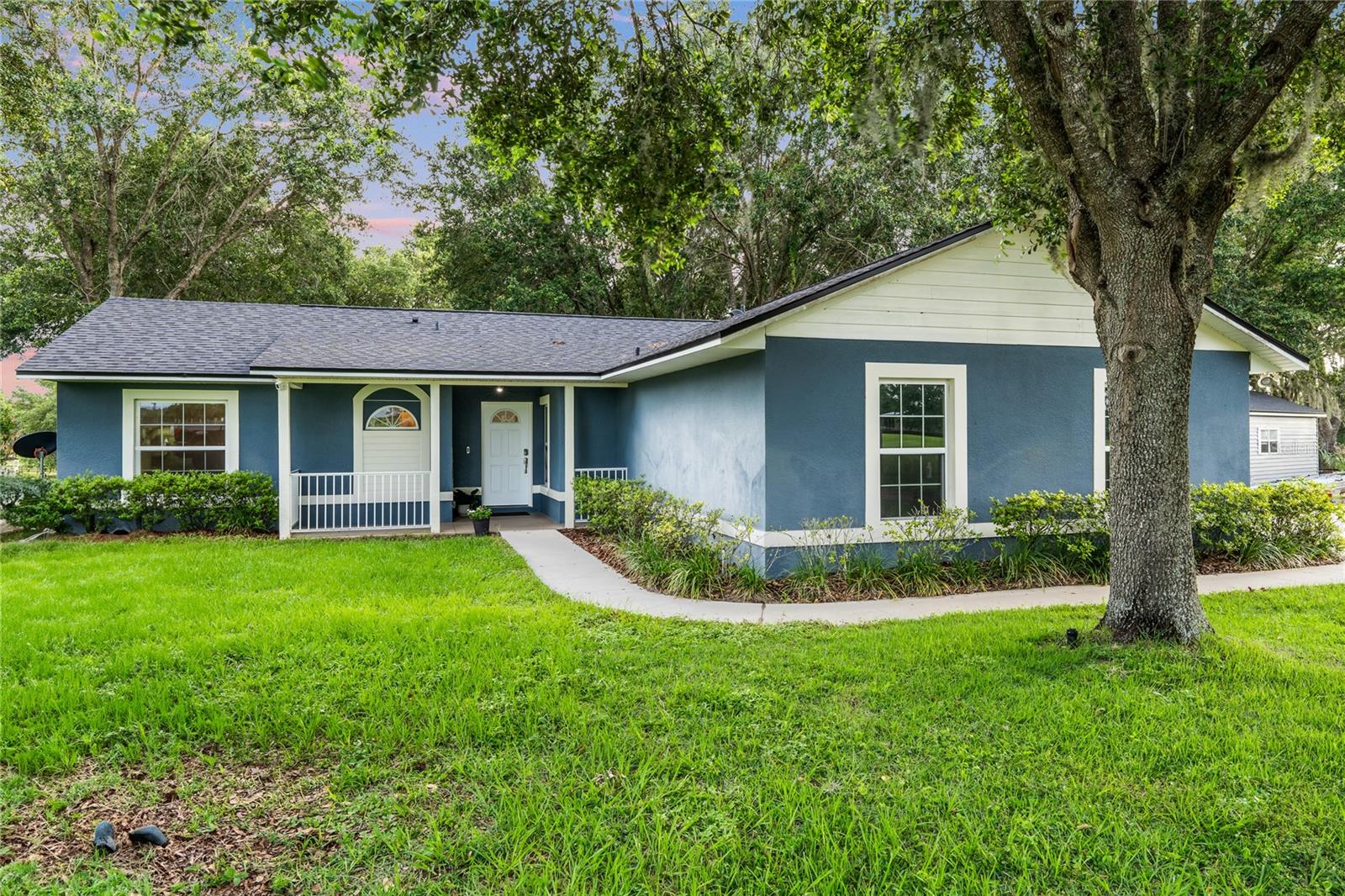 Umatilla, Florida, 32784, United States, 4 Bedrooms Bedrooms, ,4 BathroomsBathrooms,Residential,Active,1859381