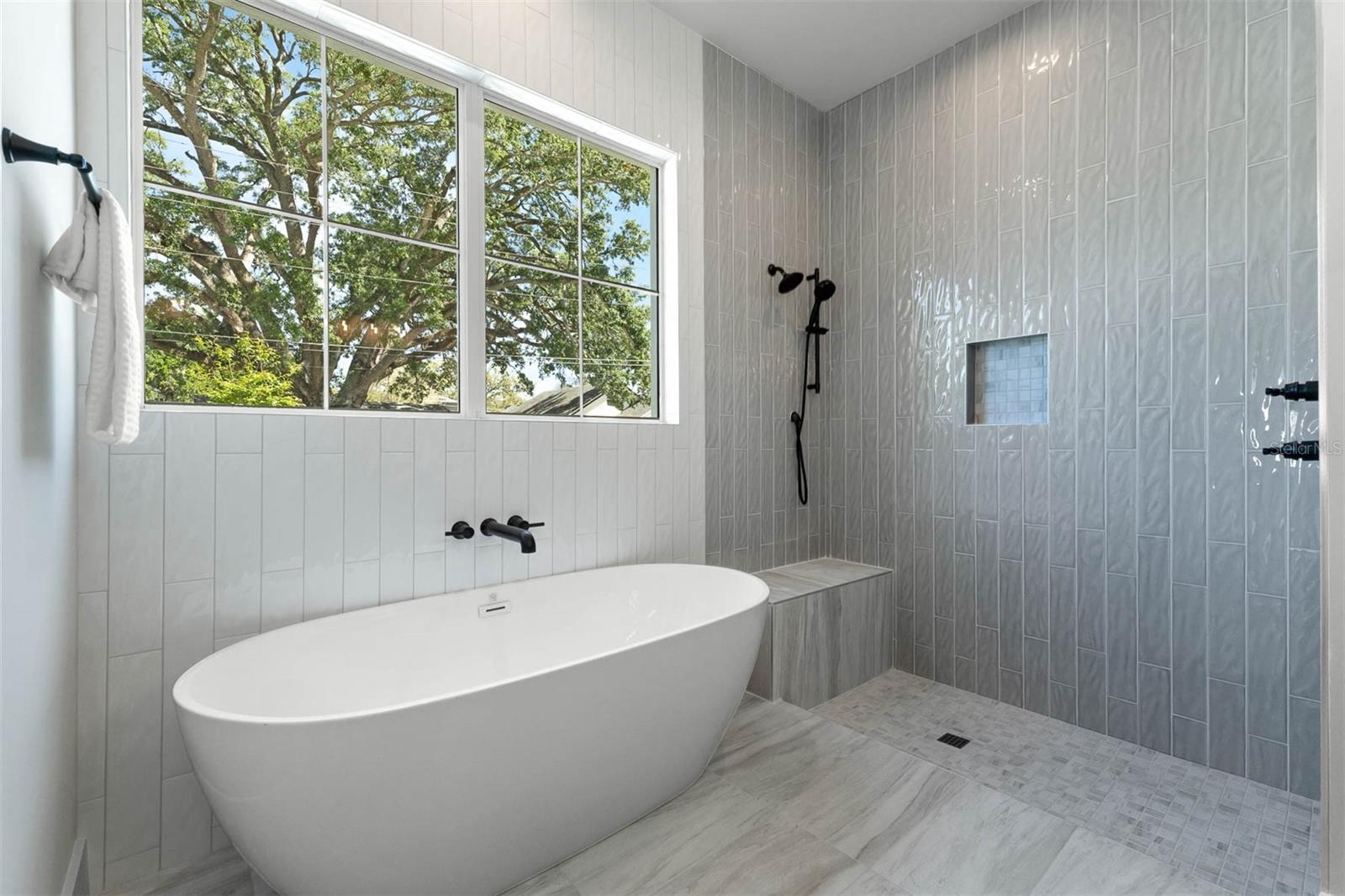 Orlando, Florida, 32804, United States, 5 Bedrooms Bedrooms, ,4 BathroomsBathrooms,Residential,Active,1702896