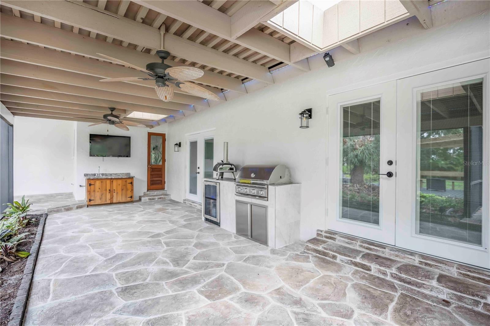 Sarasota, Florida, 34232, United States, 5 Bedrooms Bedrooms, ,3 BathroomsBathrooms,Residential,Active,1781510