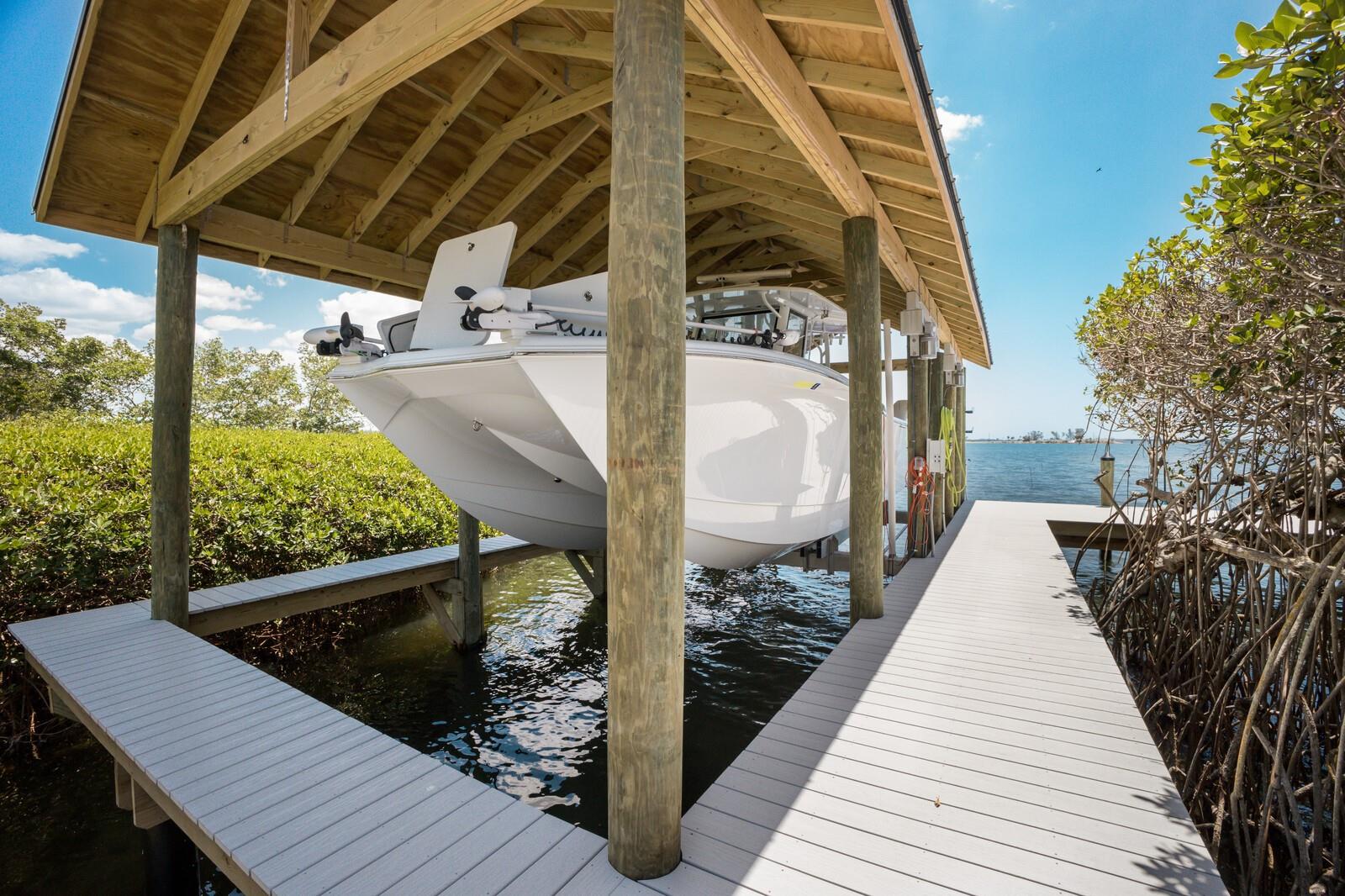 Bradenton, Florida, 34209, United States, 5 Bedrooms Bedrooms, ,6 BathroomsBathrooms,Residential,Active,1800164