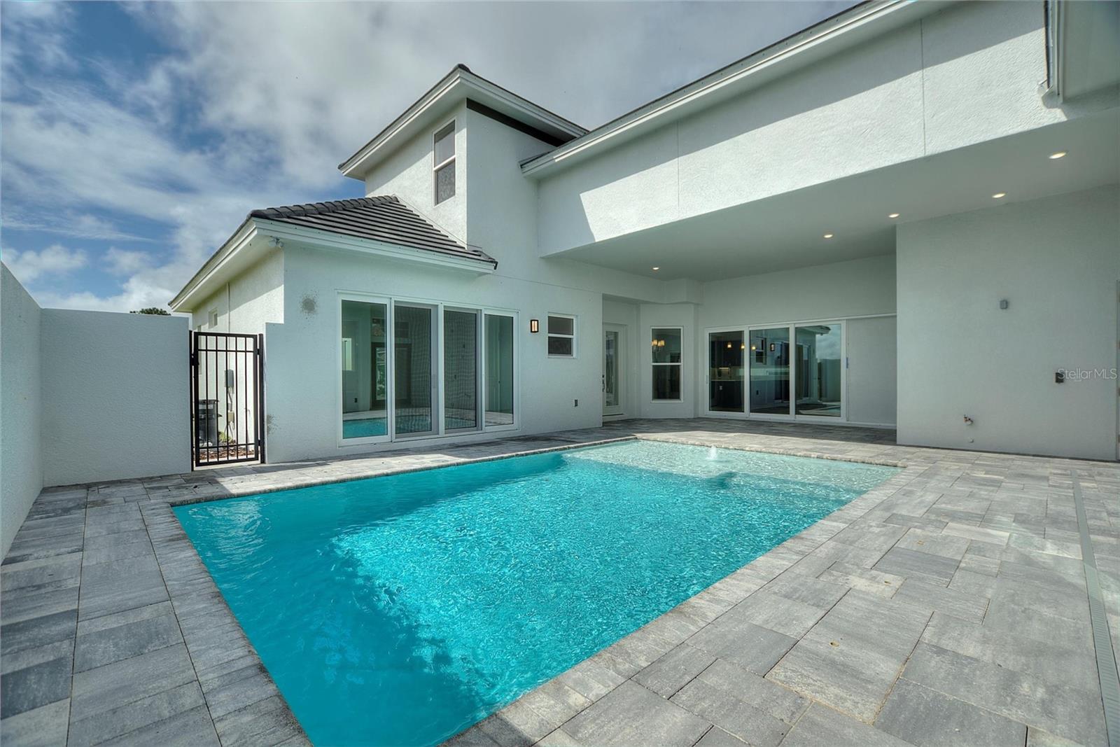Davenport, Florida, 33837, United States, 4 Bedrooms Bedrooms, ,4 BathroomsBathrooms,Residential,Active,1967317