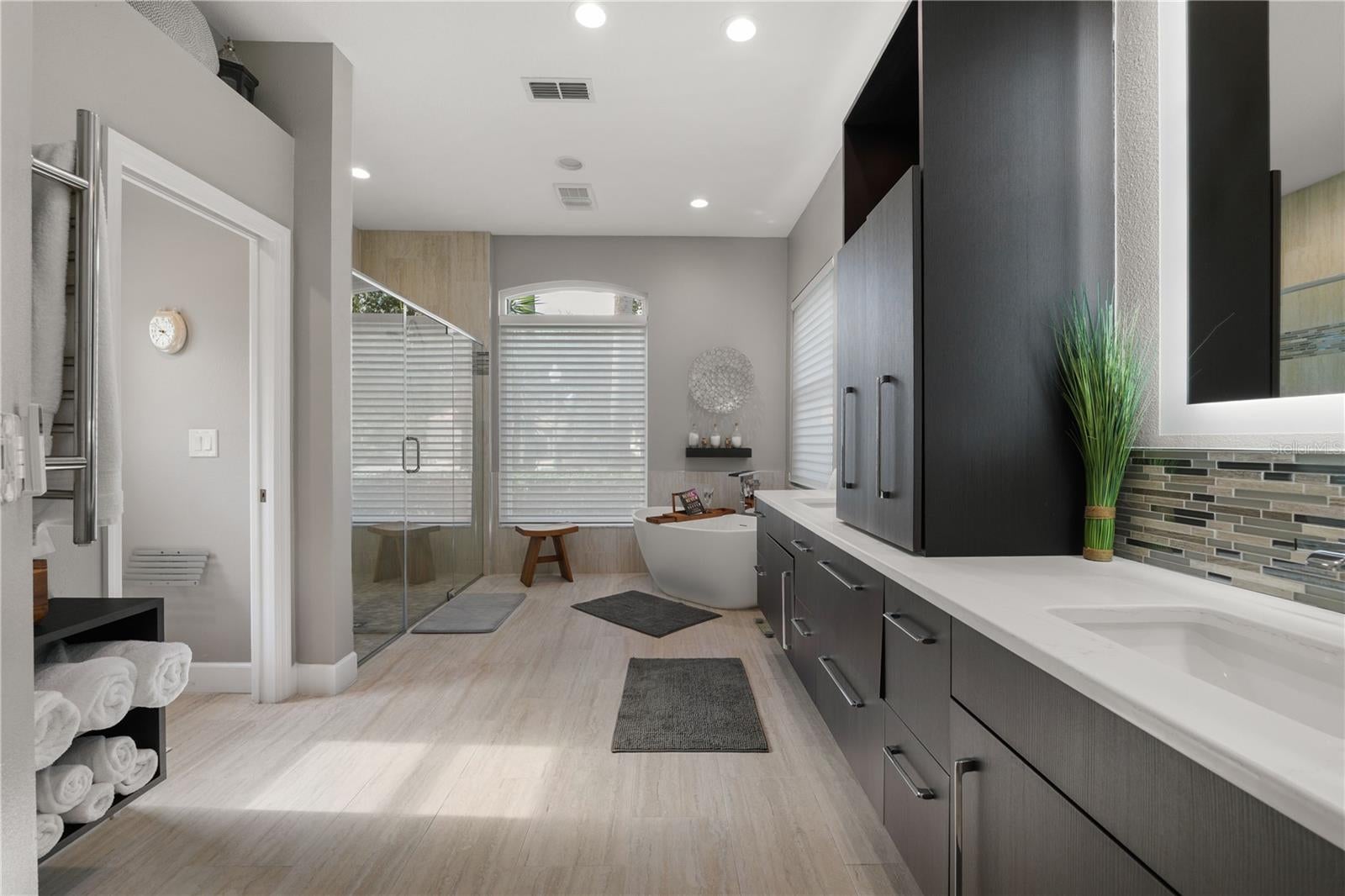 Oldsmar, Florida, 34677, United States, 4 Bedrooms Bedrooms, ,3 BathroomsBathrooms,Residential,Active,1970930