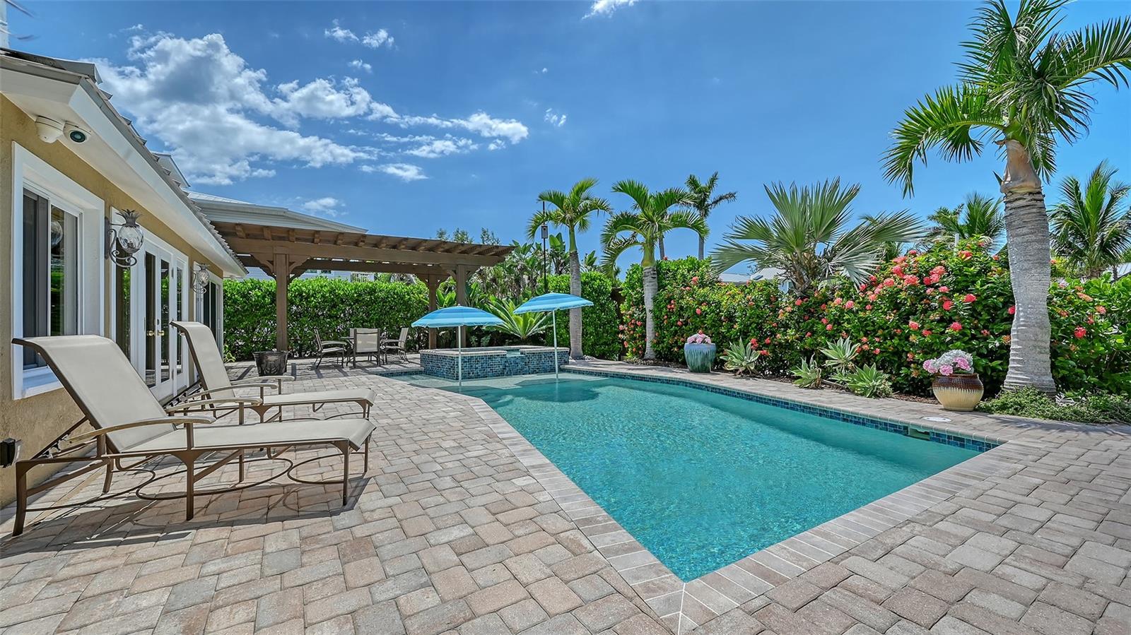 Longboat Key, Florida, 34228, United States, 4 Bedrooms Bedrooms, ,4 BathroomsBathrooms,Residential,Active,1926682