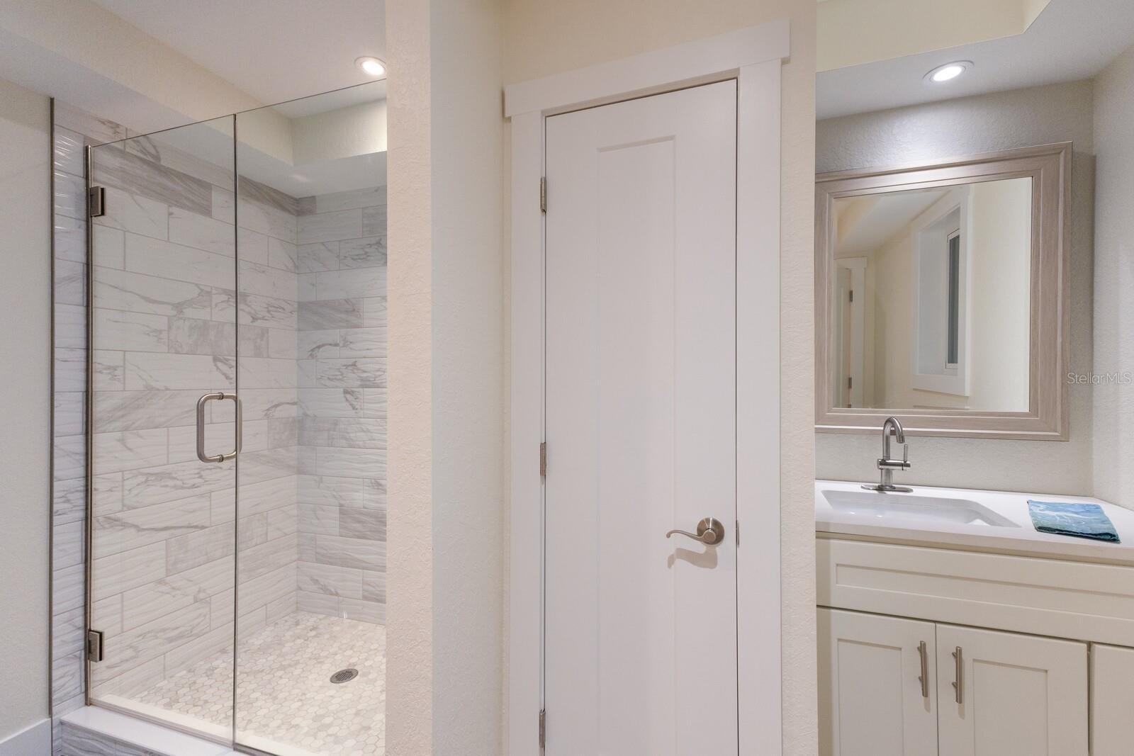 Bradenton, Florida, 34208, United States, ,5 BathroomsBathrooms,Residential,Active,1745633