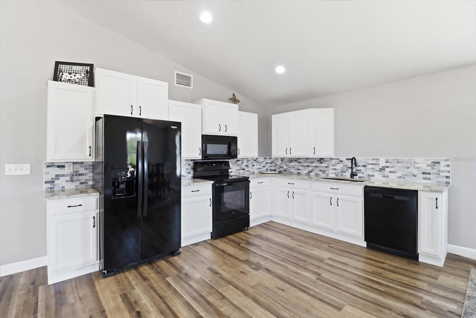 Dunnellon, Florida, 34433, United States, 3 Bedrooms Bedrooms, ,2 BathroomsBathrooms,Residential,Active,2052129